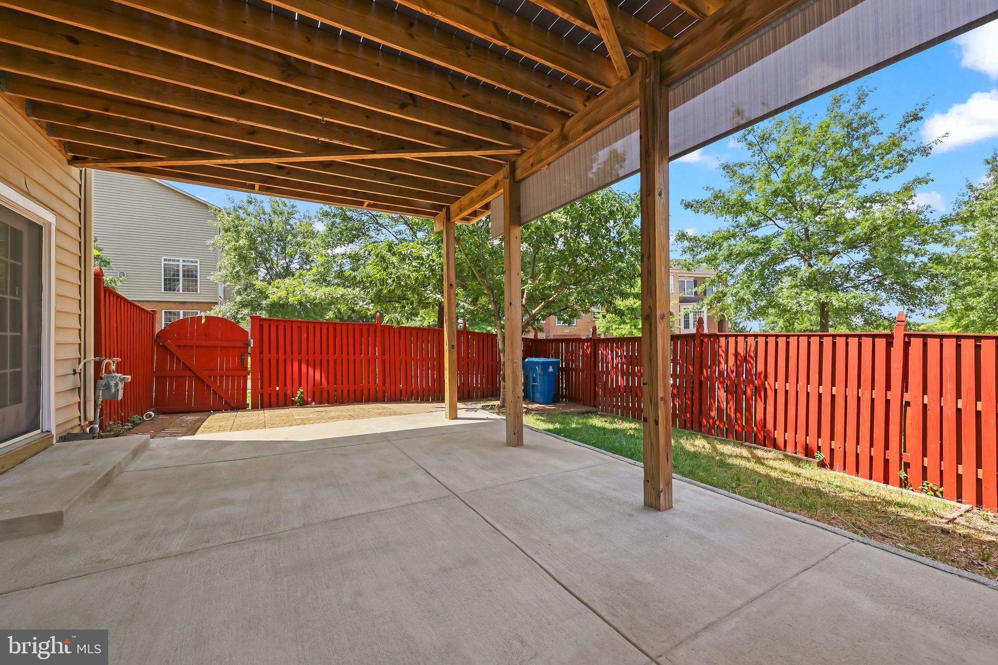BRADDOCK CORNER - Residential