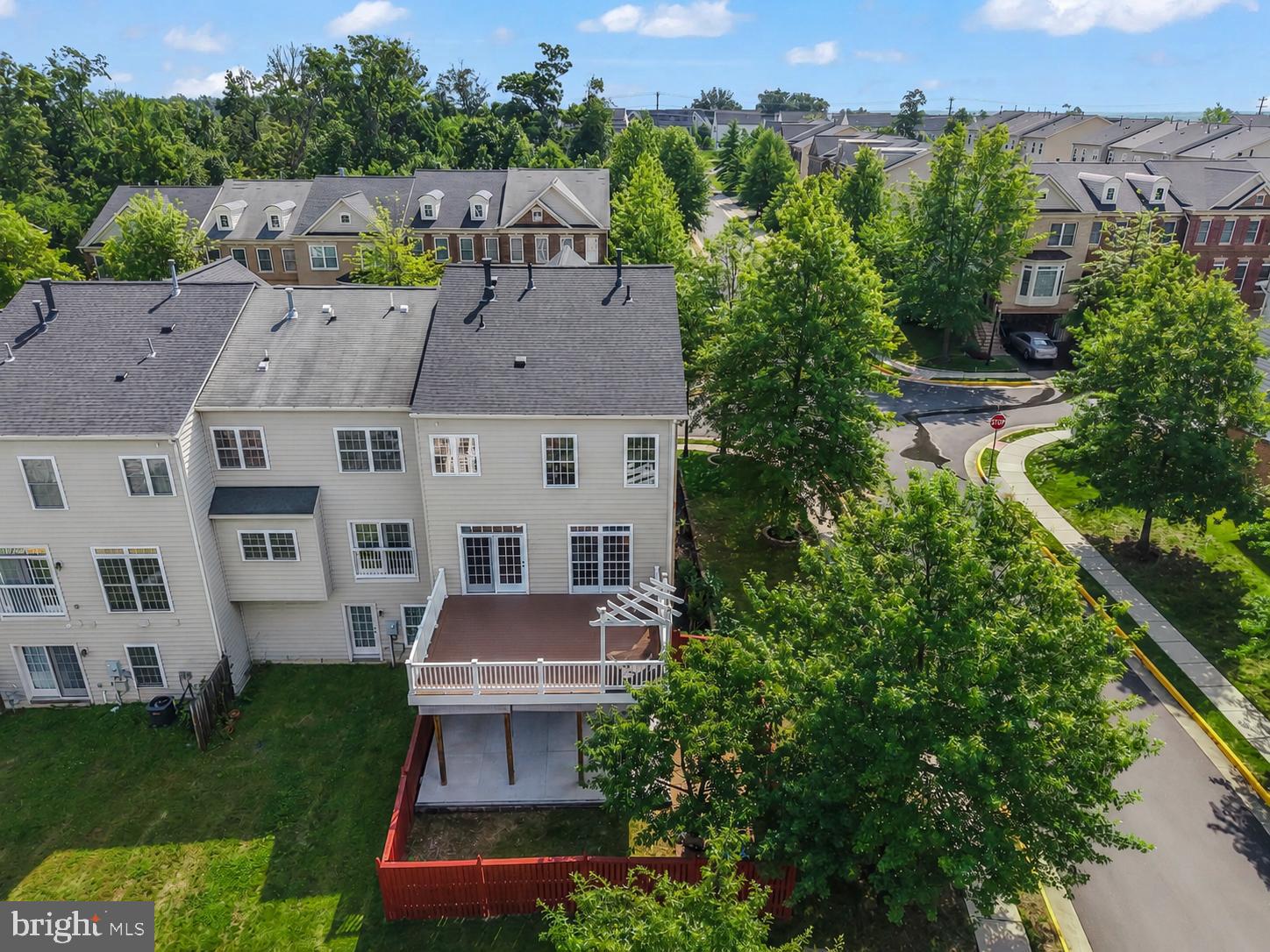 BRADDOCK CORNER - Residential