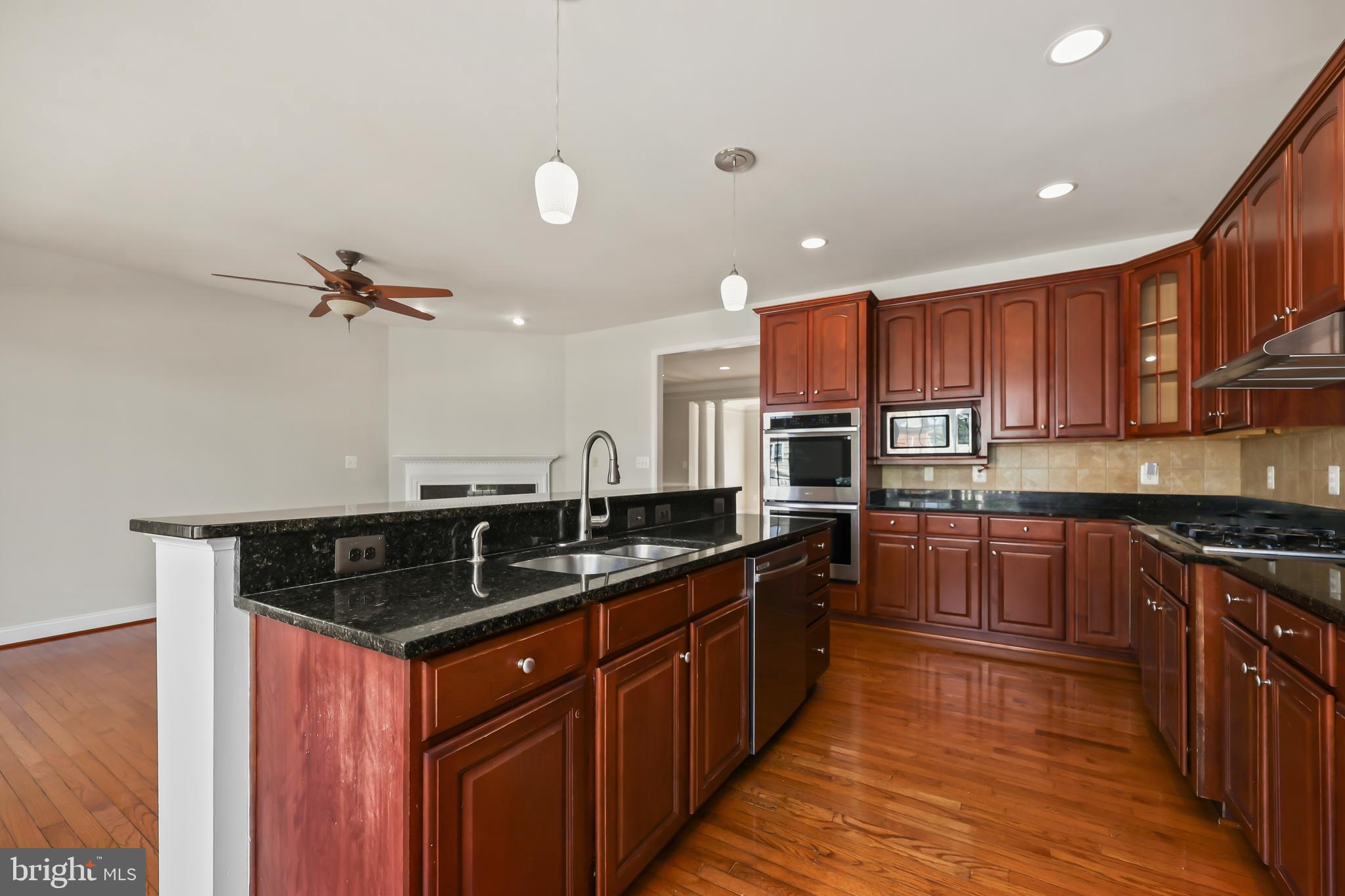 BRADDOCK CORNER - Residential