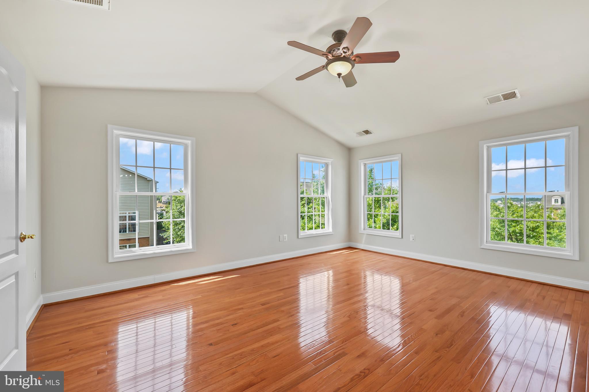 BRADDOCK CORNER - Residential