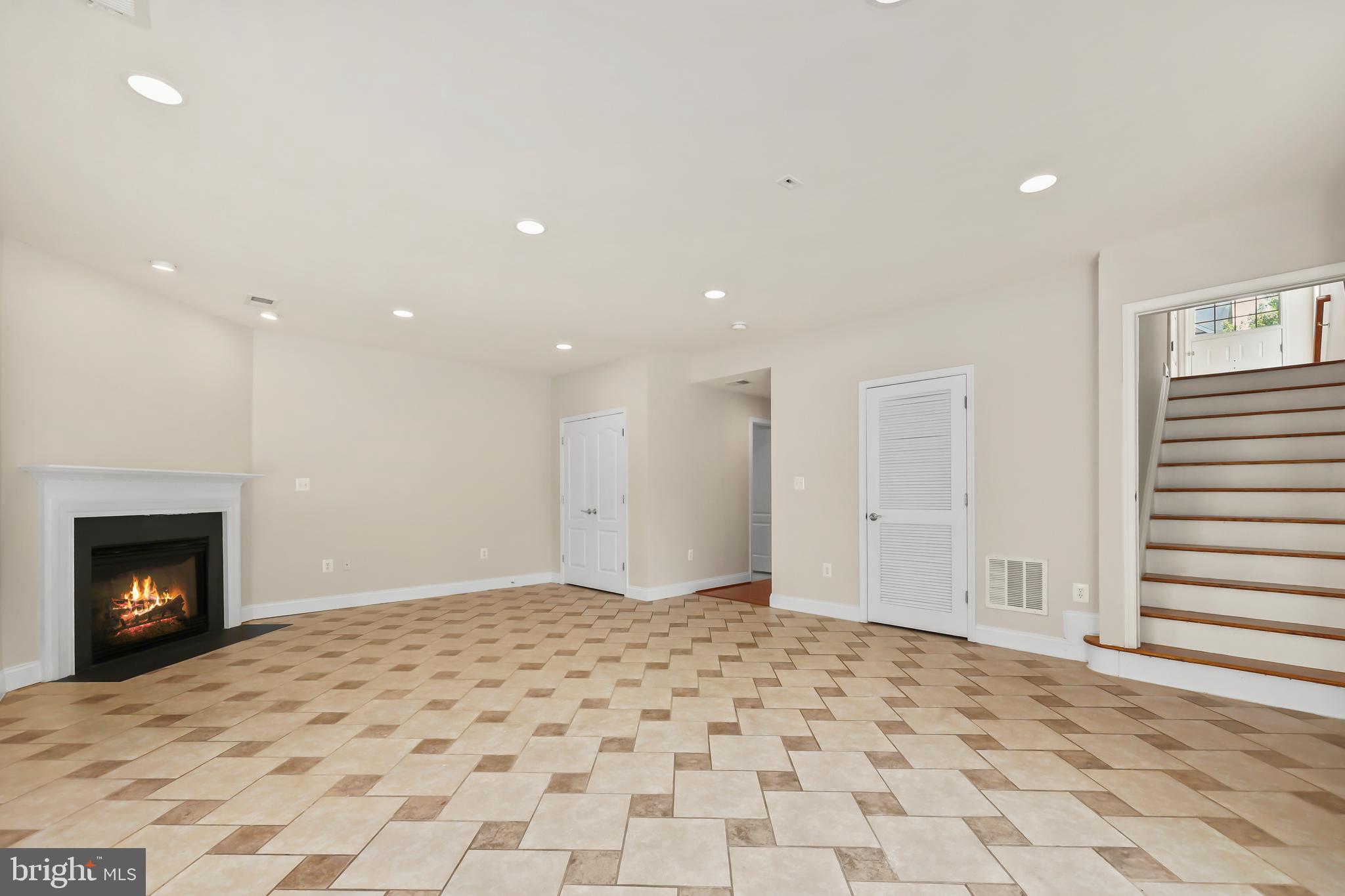 BRADDOCK CORNER - Residential
