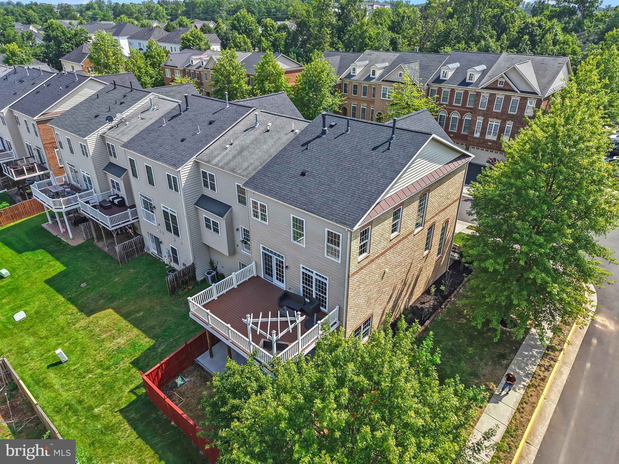 BRADDOCK CORNER - Residential