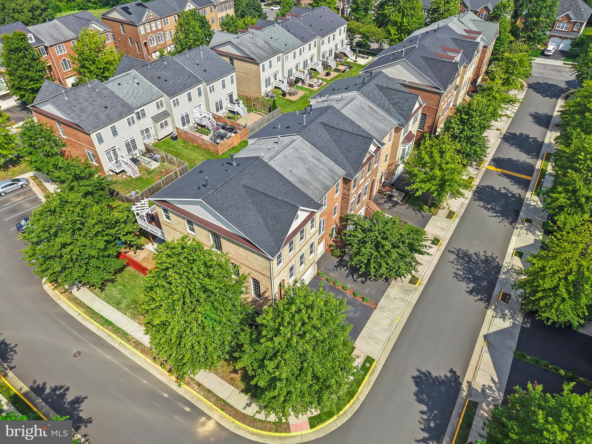 BRADDOCK CORNER - Residential