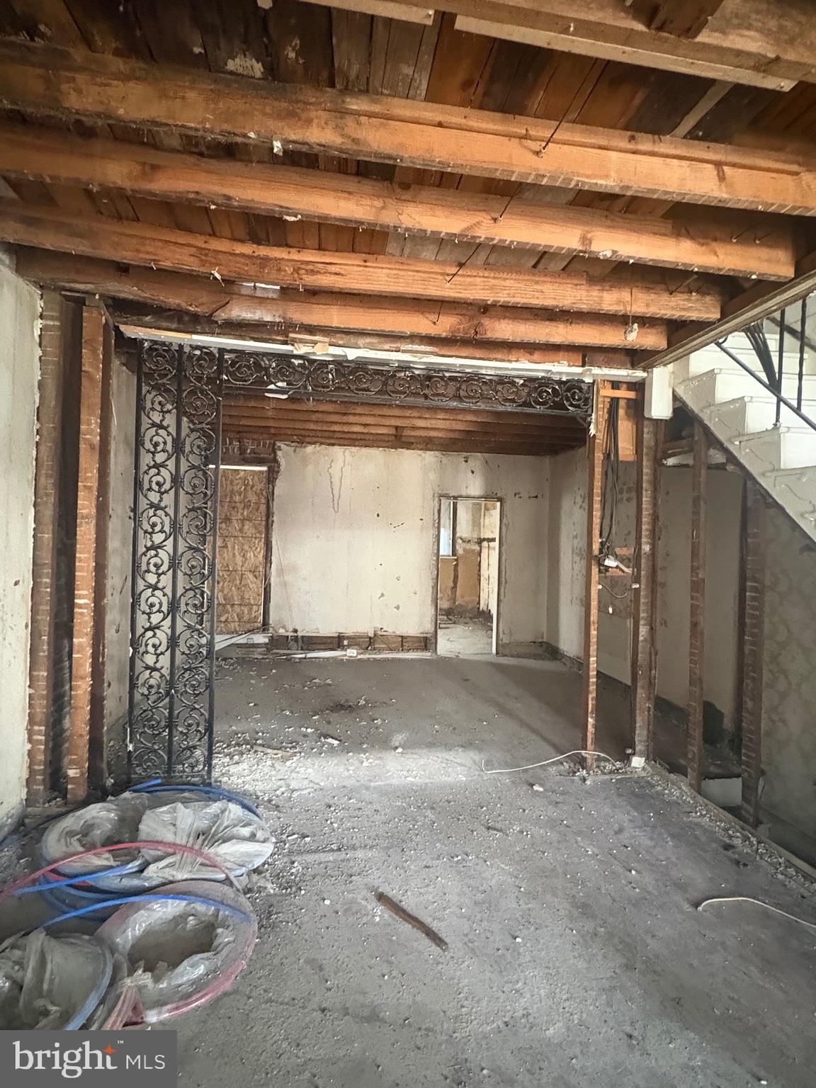 This cleaned out home is ready for an investor or someone who wants design their own home. Perfect to buy it, rehab it rent it and refinance ! Great block with strong comps in the area!