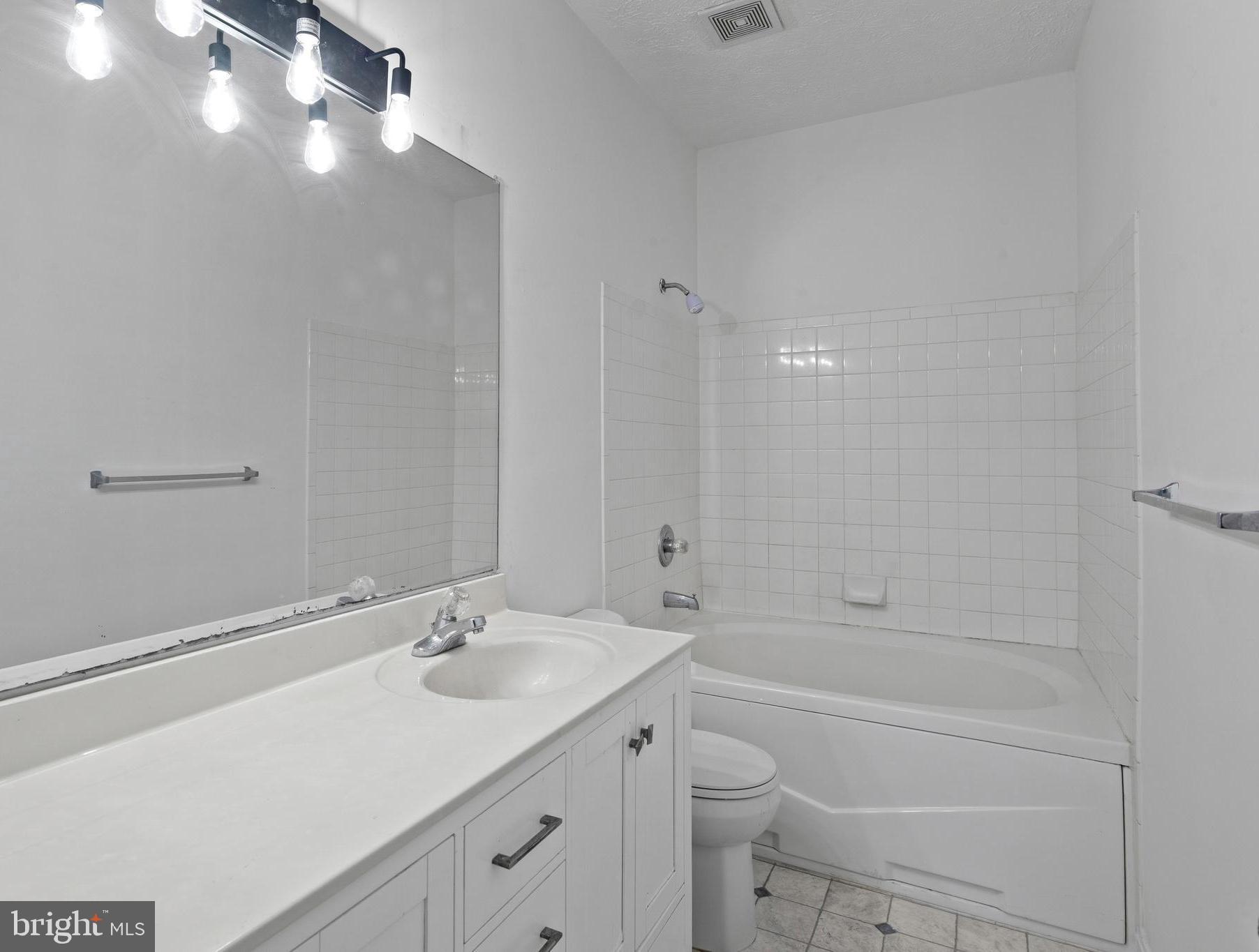 WOOD CREEK GOLF COMM - Residential