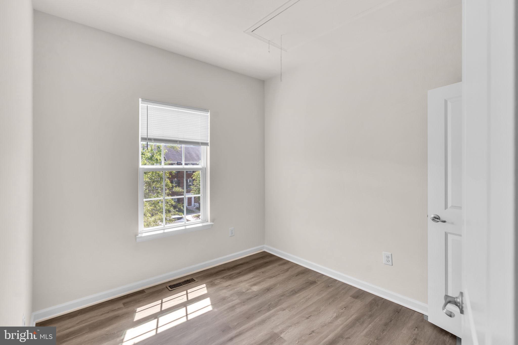 WATERFORD HILLS - Residential