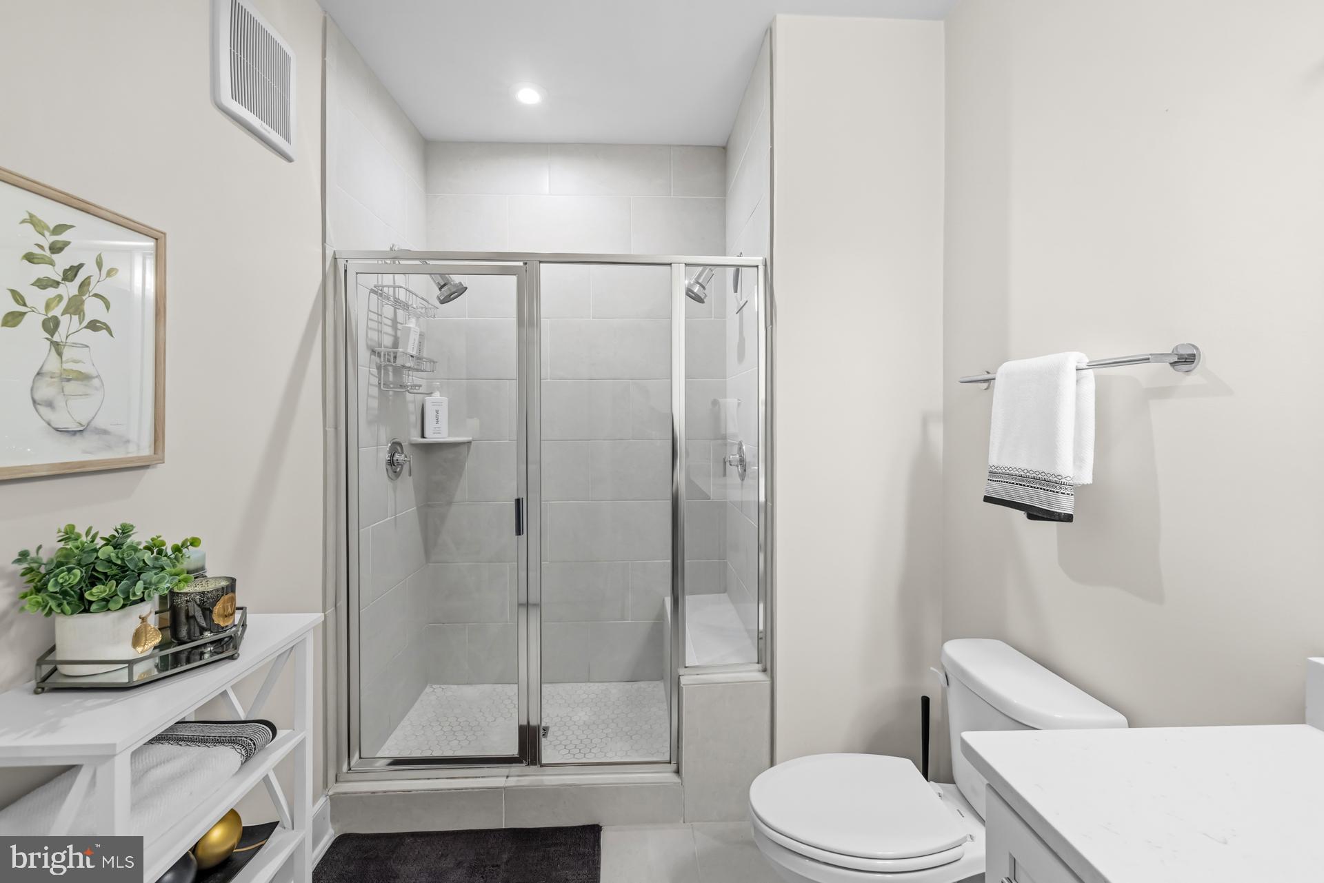 THE FLATS AT NATIONAL HARBOR - Residential Lease