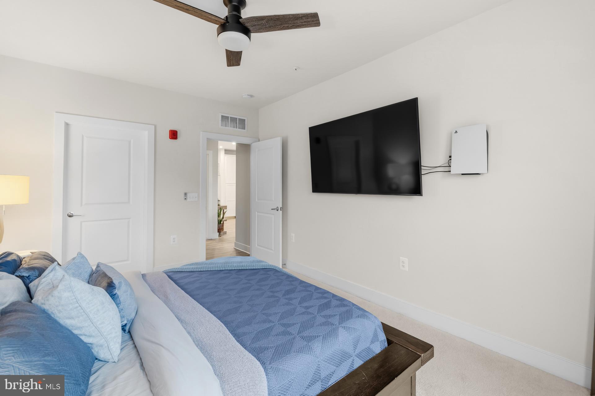 THE FLATS AT NATIONAL HARBOR - Residential Lease