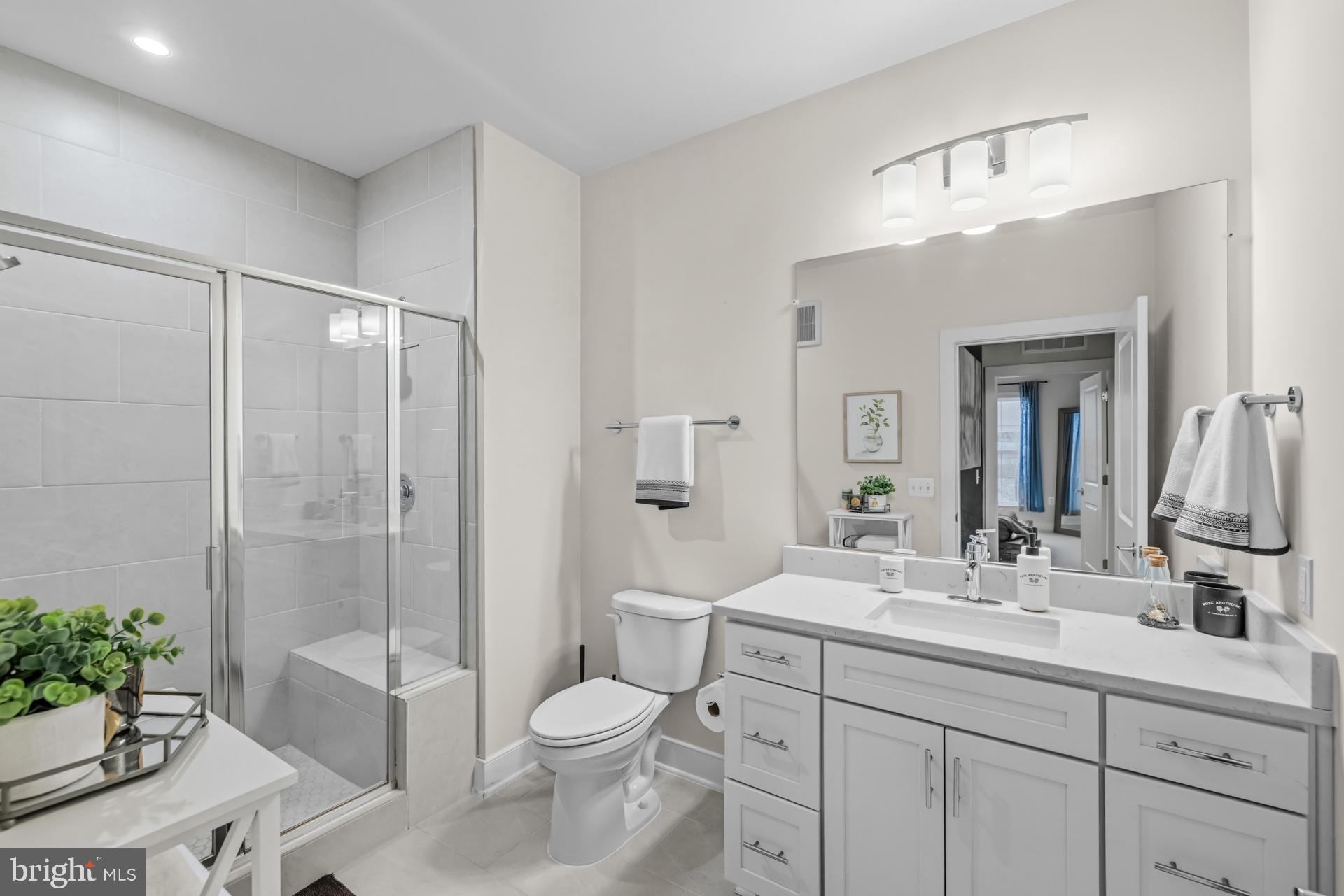 THE FLATS AT NATIONAL HARBOR - Residential Lease