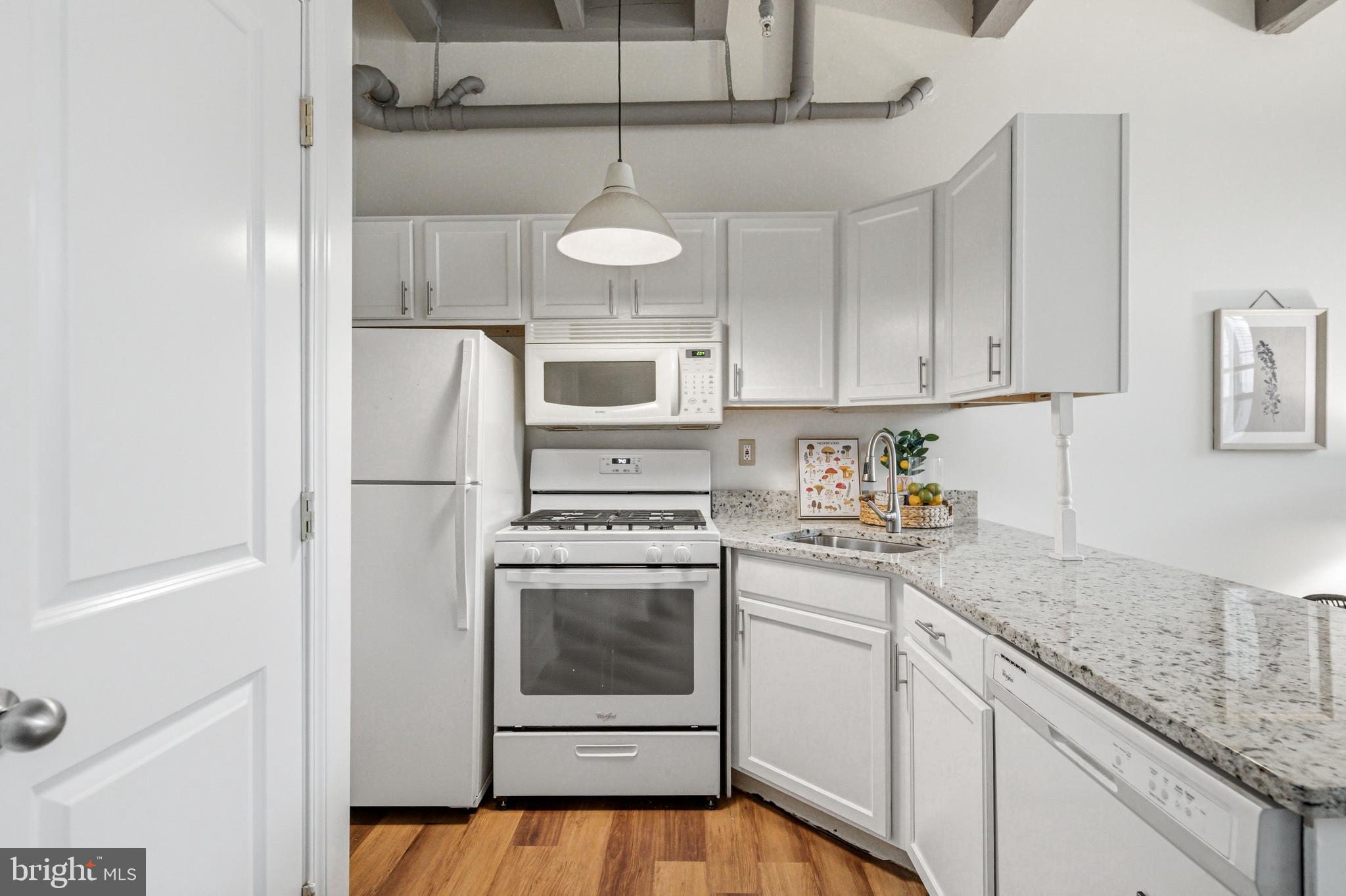 NEEDLEWORKS LOFTS - Residential