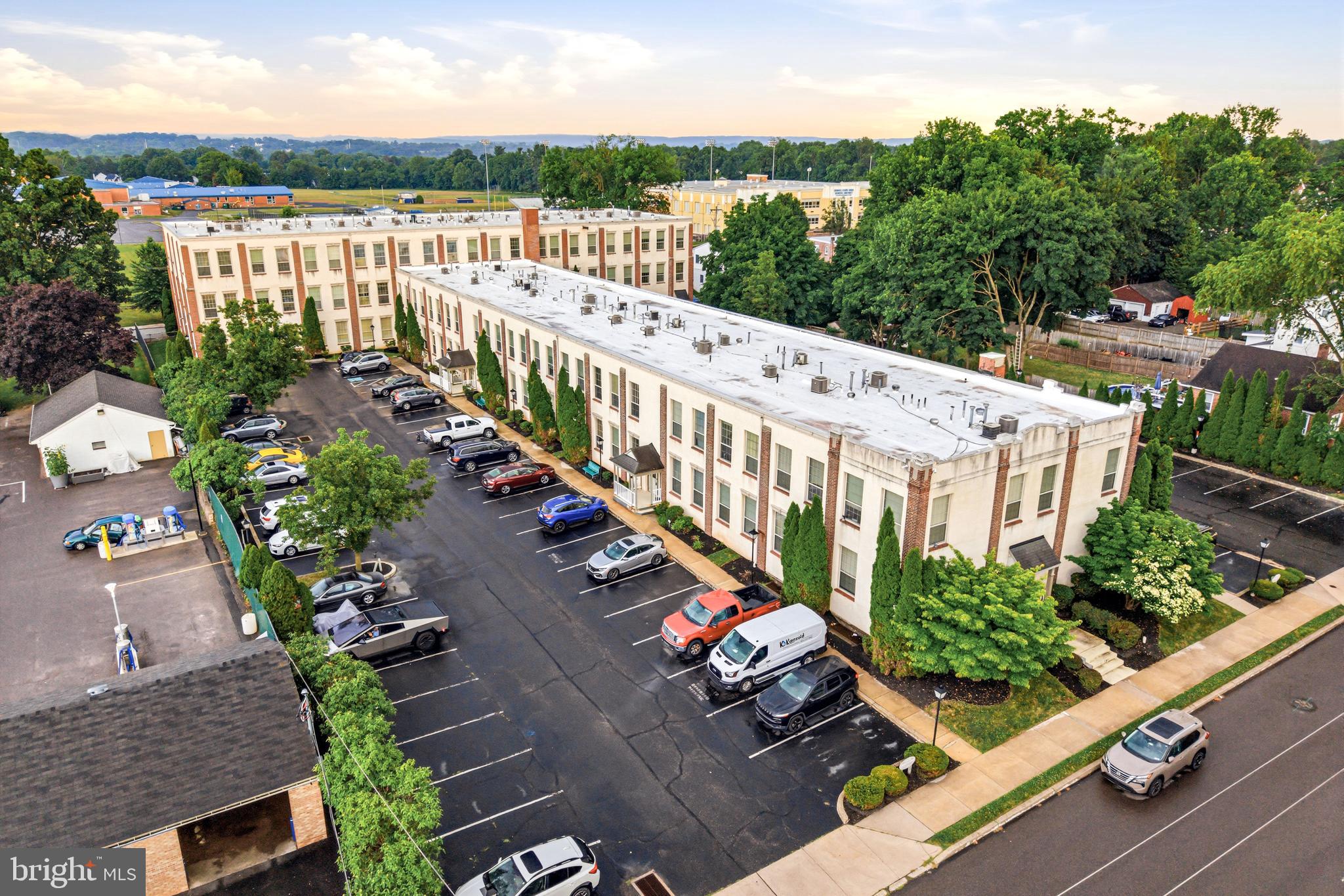 NEEDLEWORKS LOFTS - Residential