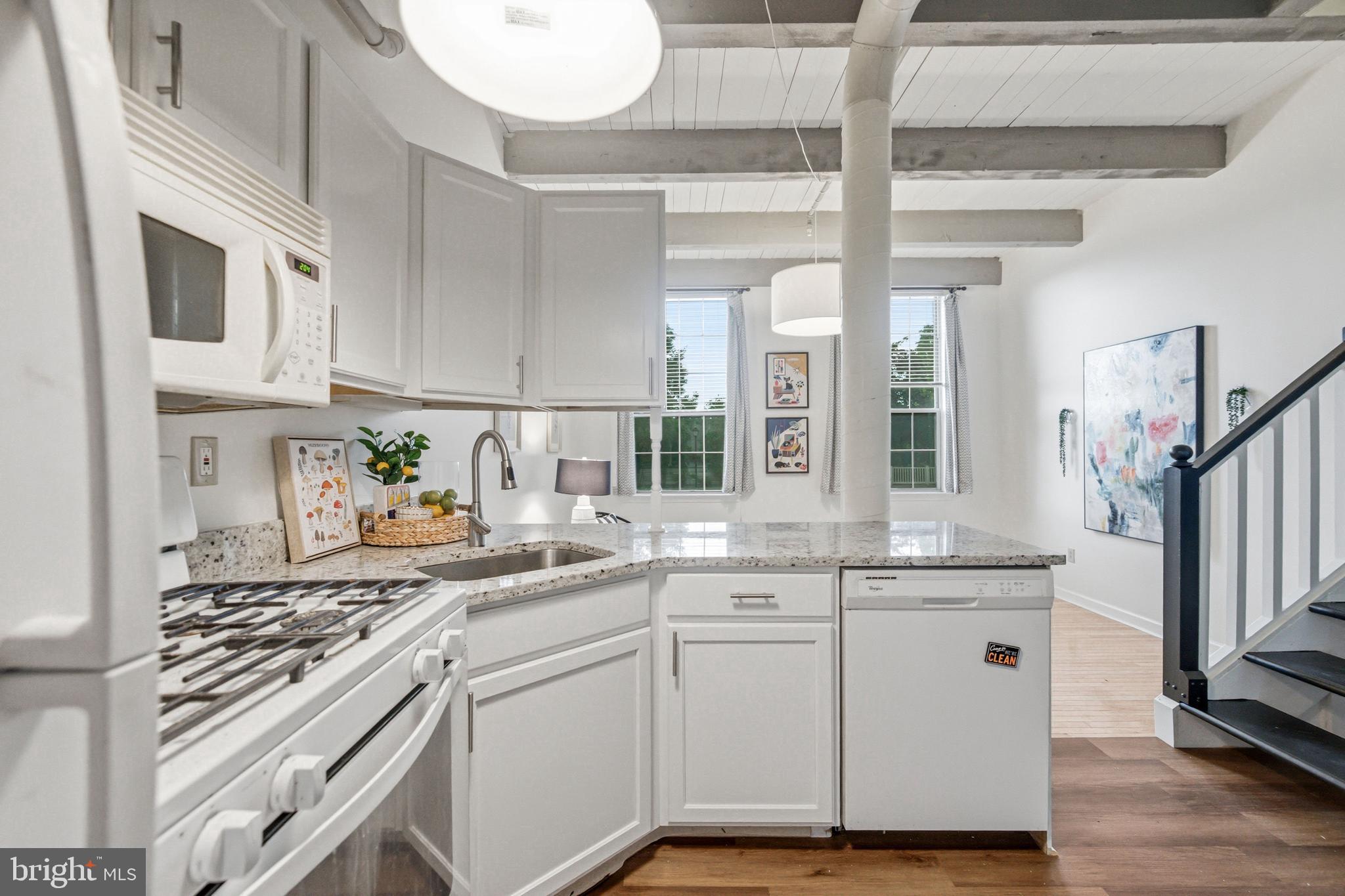 NEEDLEWORKS LOFTS - Residential