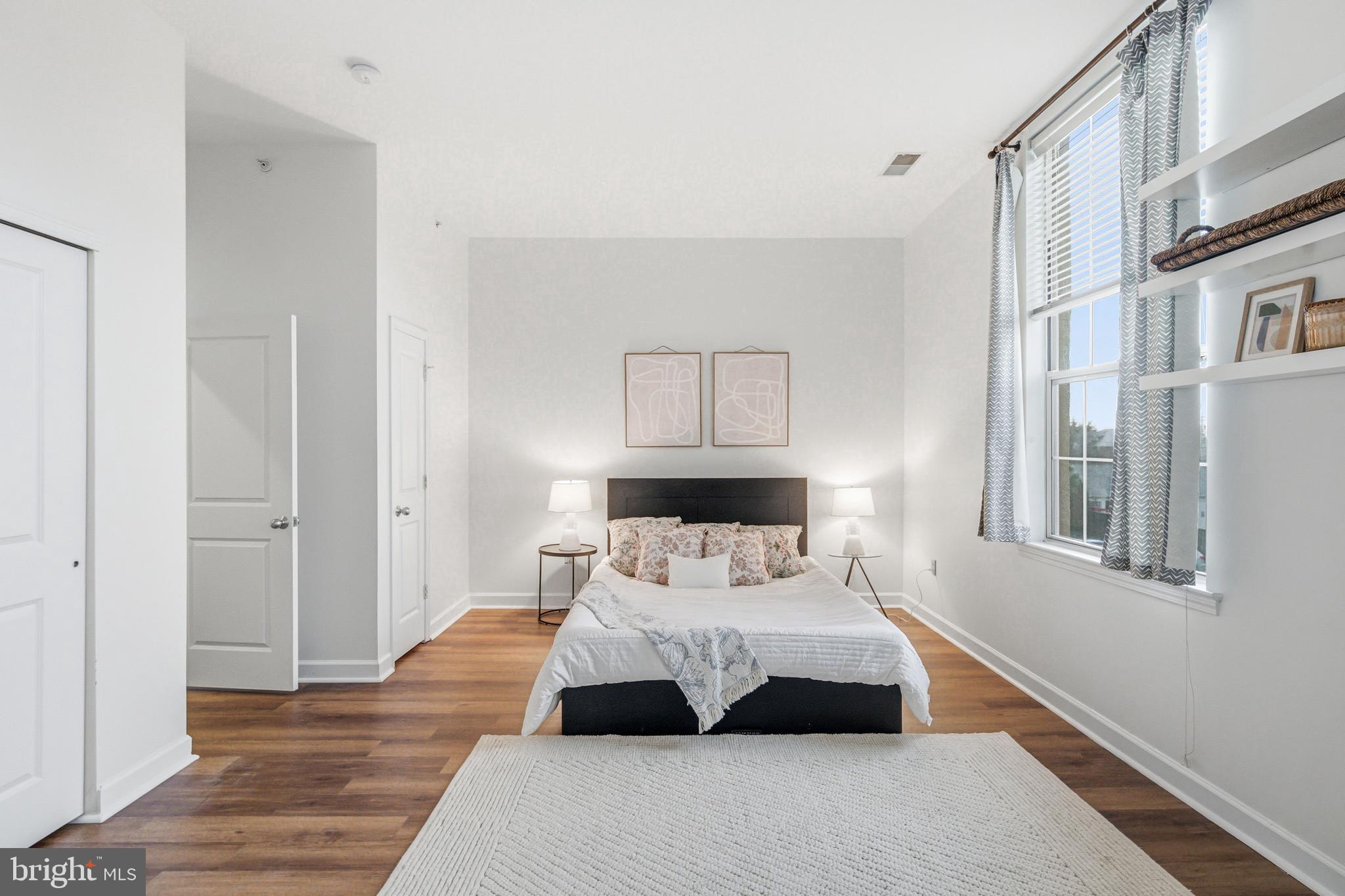 NEEDLEWORKS LOFTS - Residential