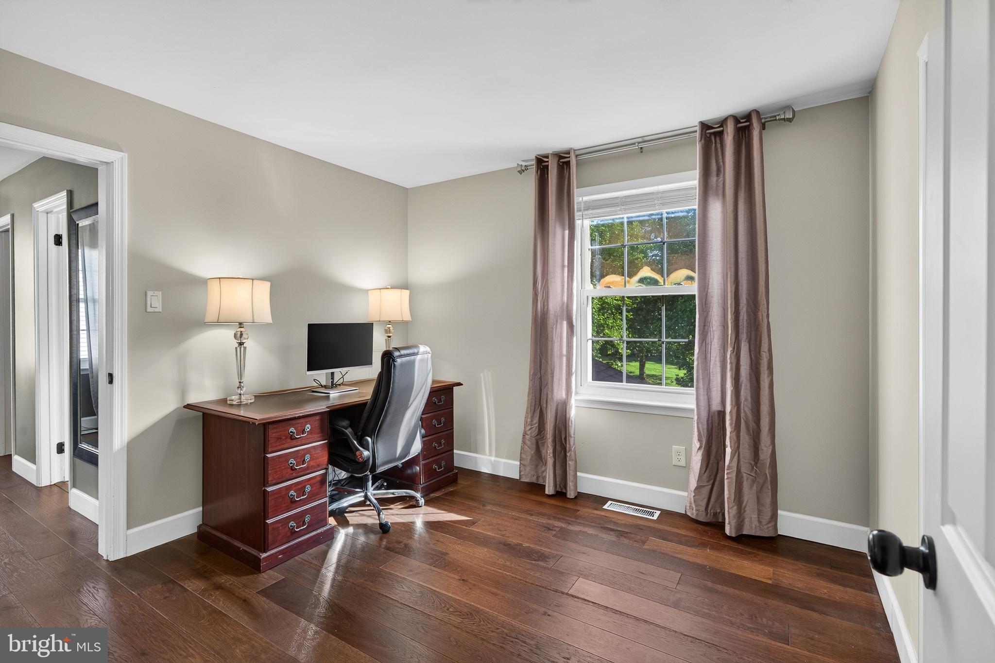 VICTORIA CROSSING - Residential