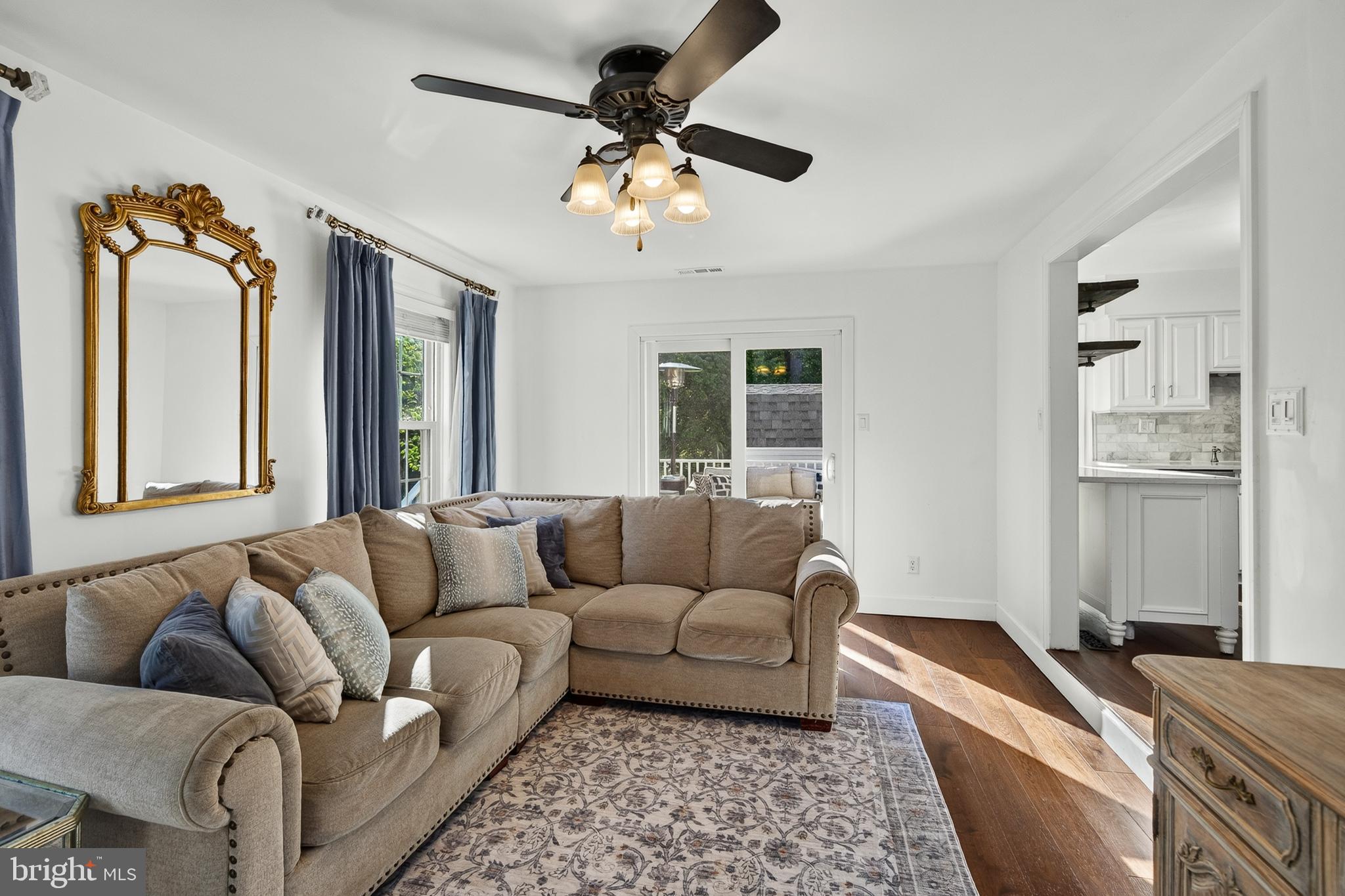 VICTORIA CROSSING - Residential