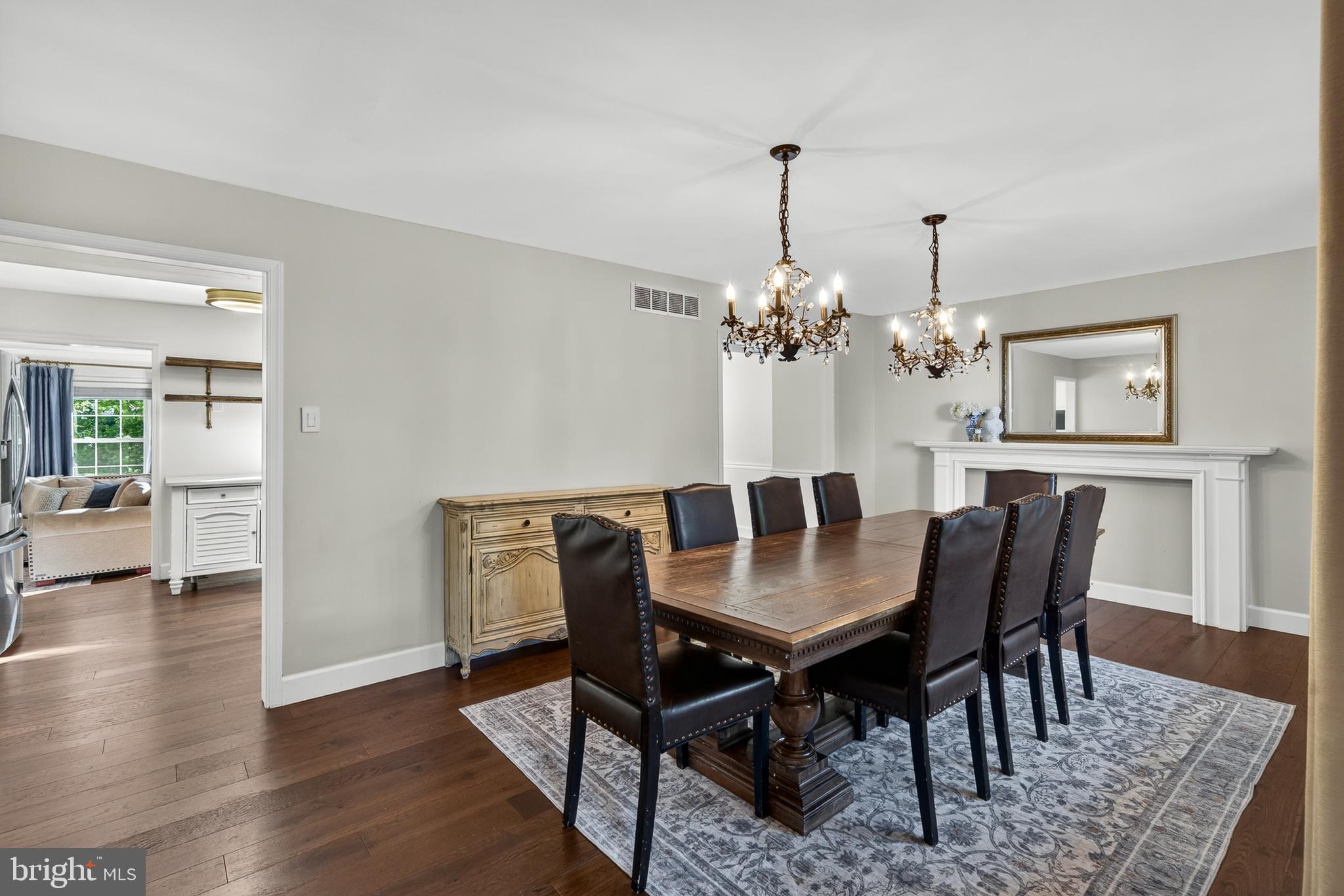 VICTORIA CROSSING - Residential