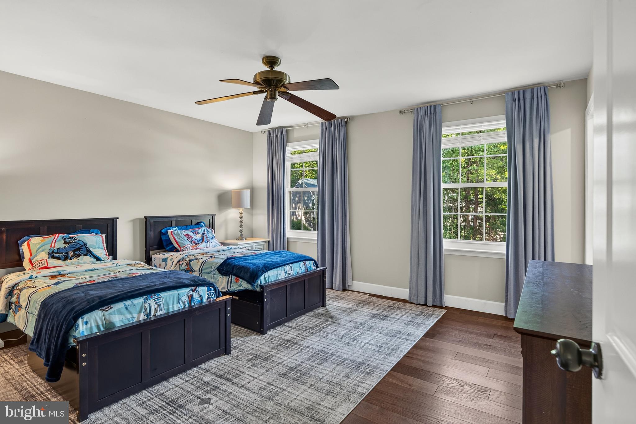 VICTORIA CROSSING - Residential