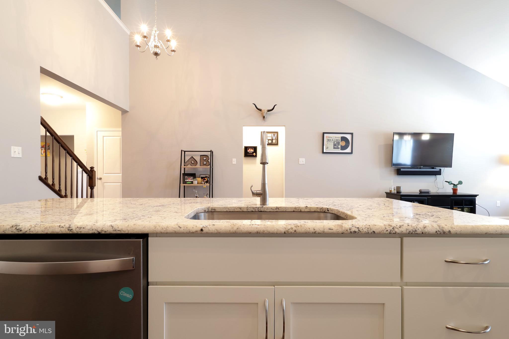 KINGSTON VILLAGE - Residential