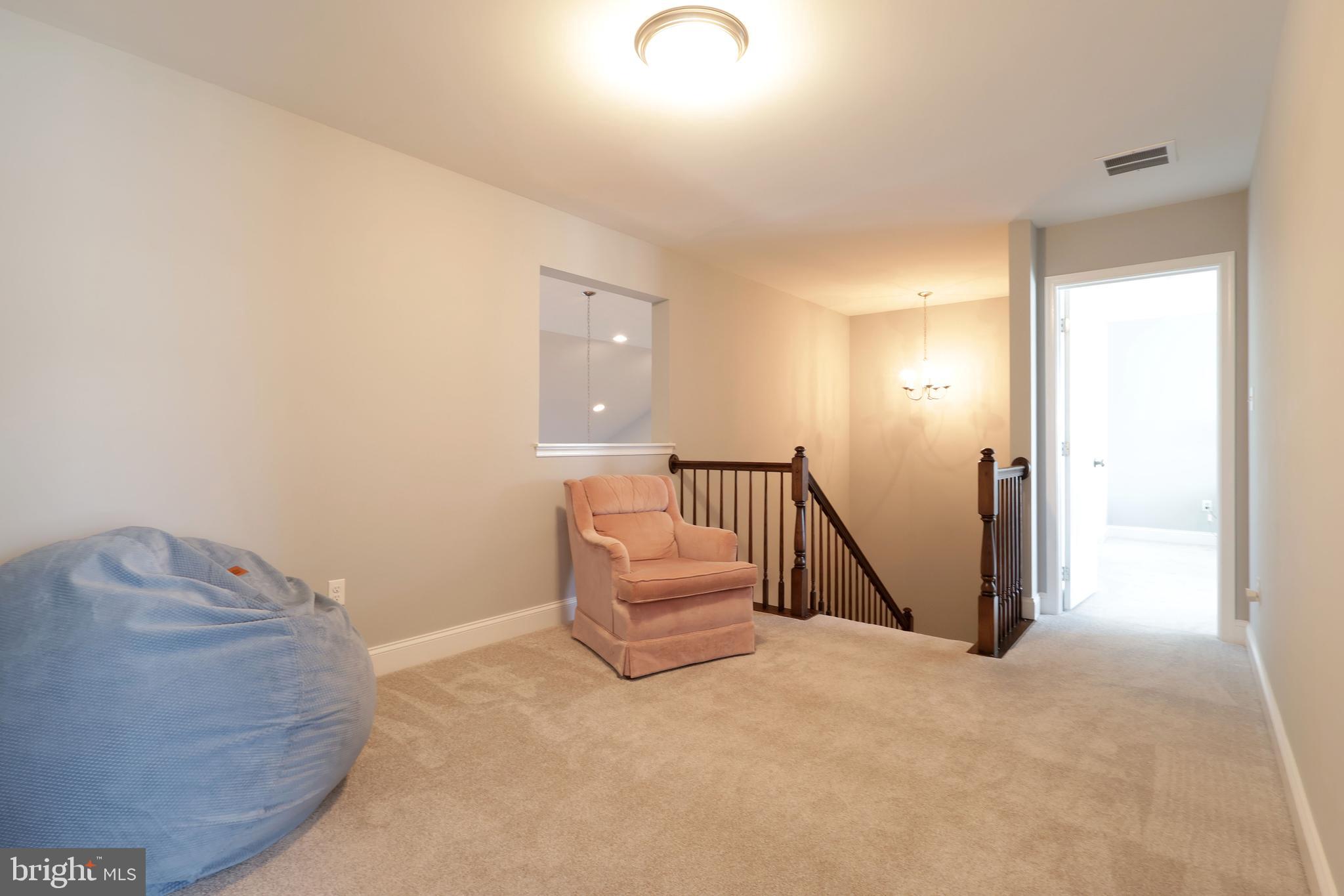 KINGSTON VILLAGE - Residential