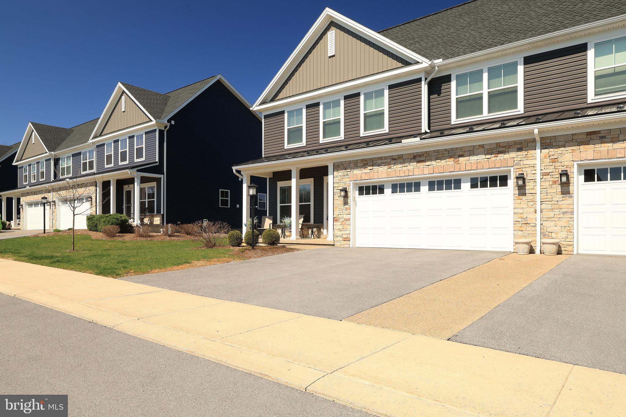 KINGSTON VILLAGE - Residential