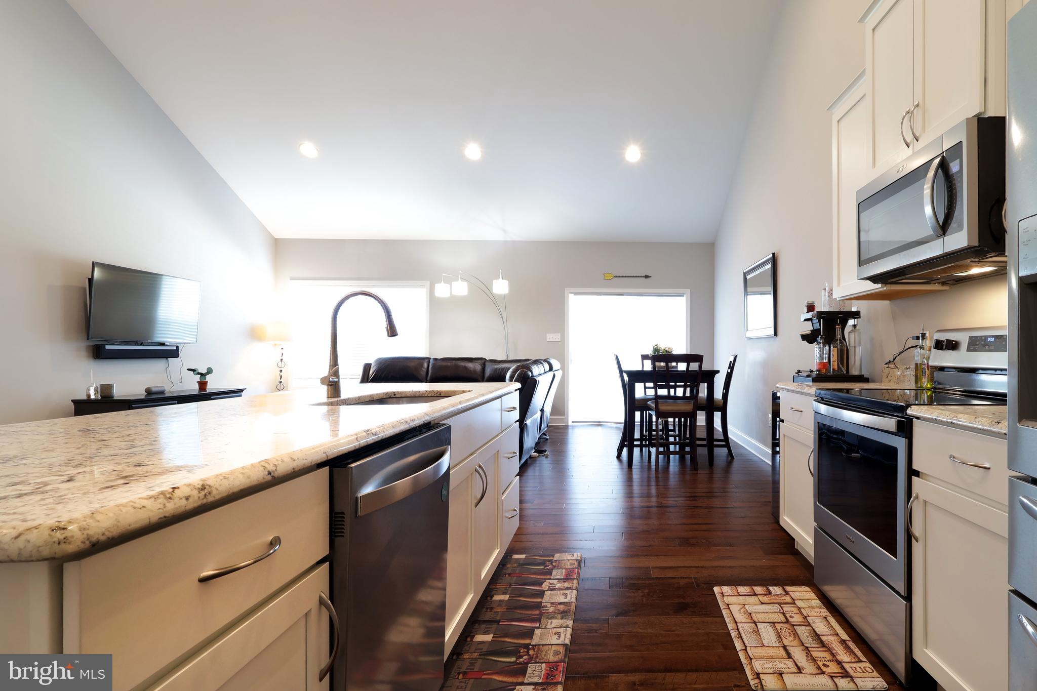 KINGSTON VILLAGE - Residential
