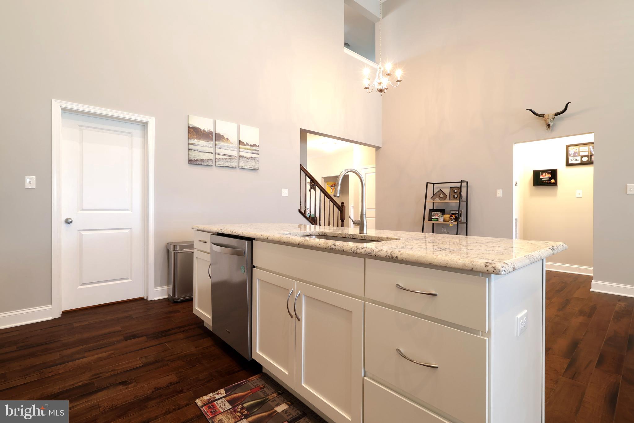 KINGSTON VILLAGE - Residential