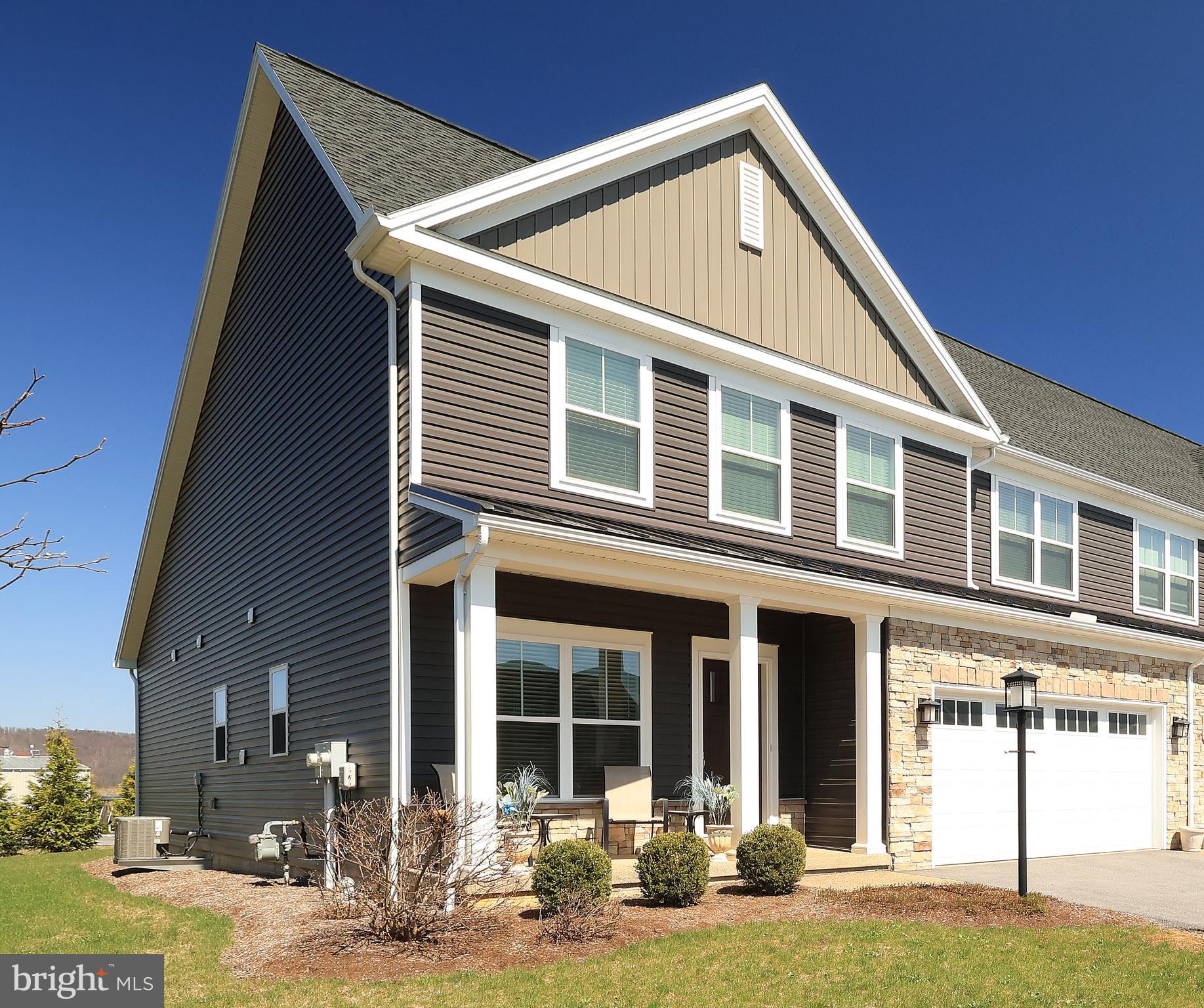 KINGSTON VILLAGE - Residential