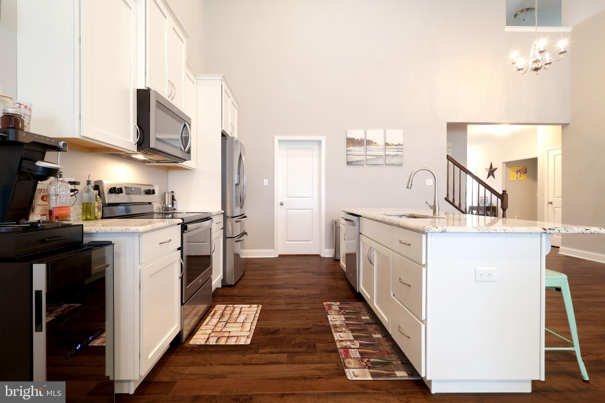 KINGSTON VILLAGE - Residential