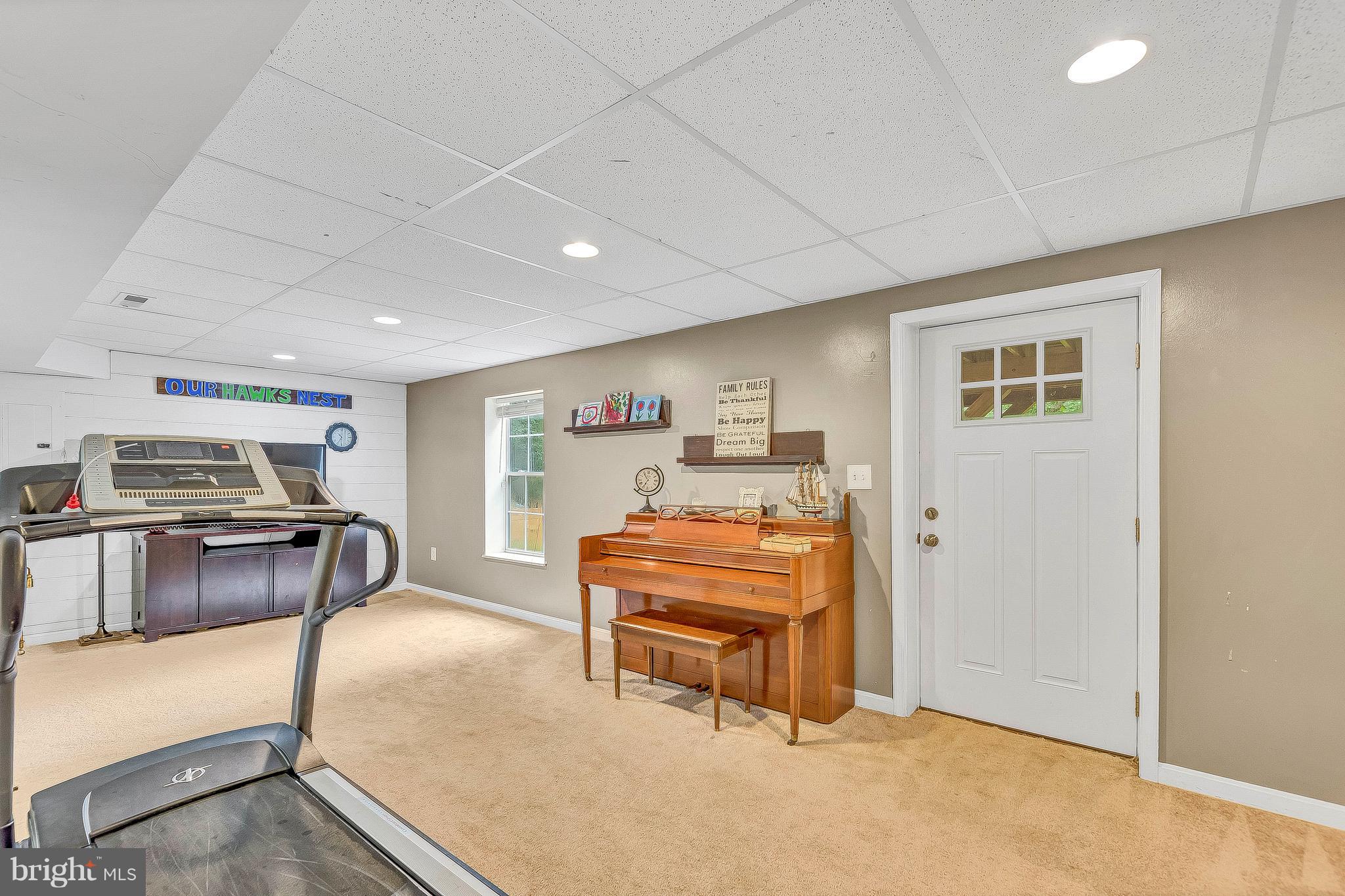 LONG BEACH HILLS - Residential