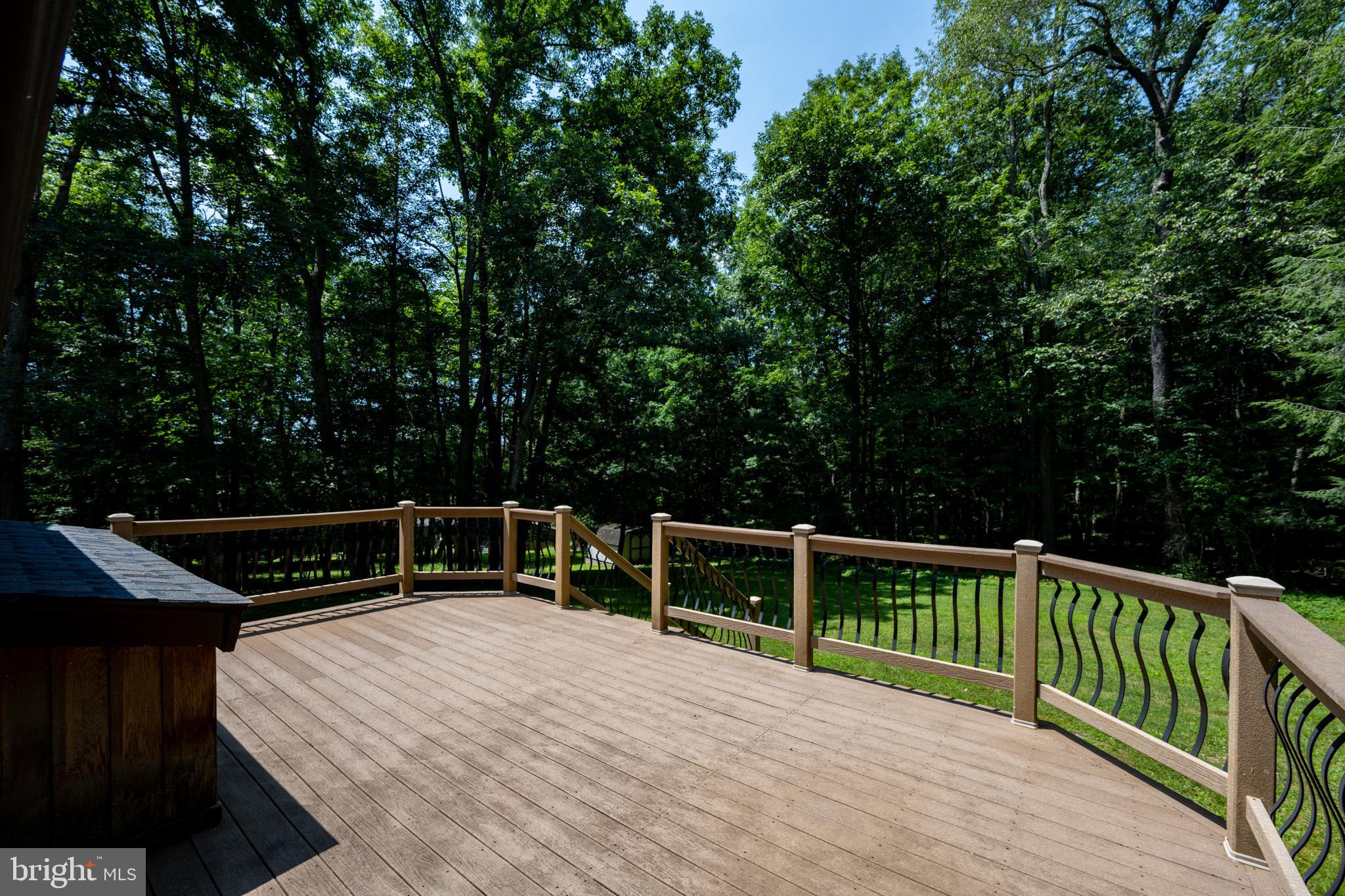 COUNTRY CLUB ACRES - Residential