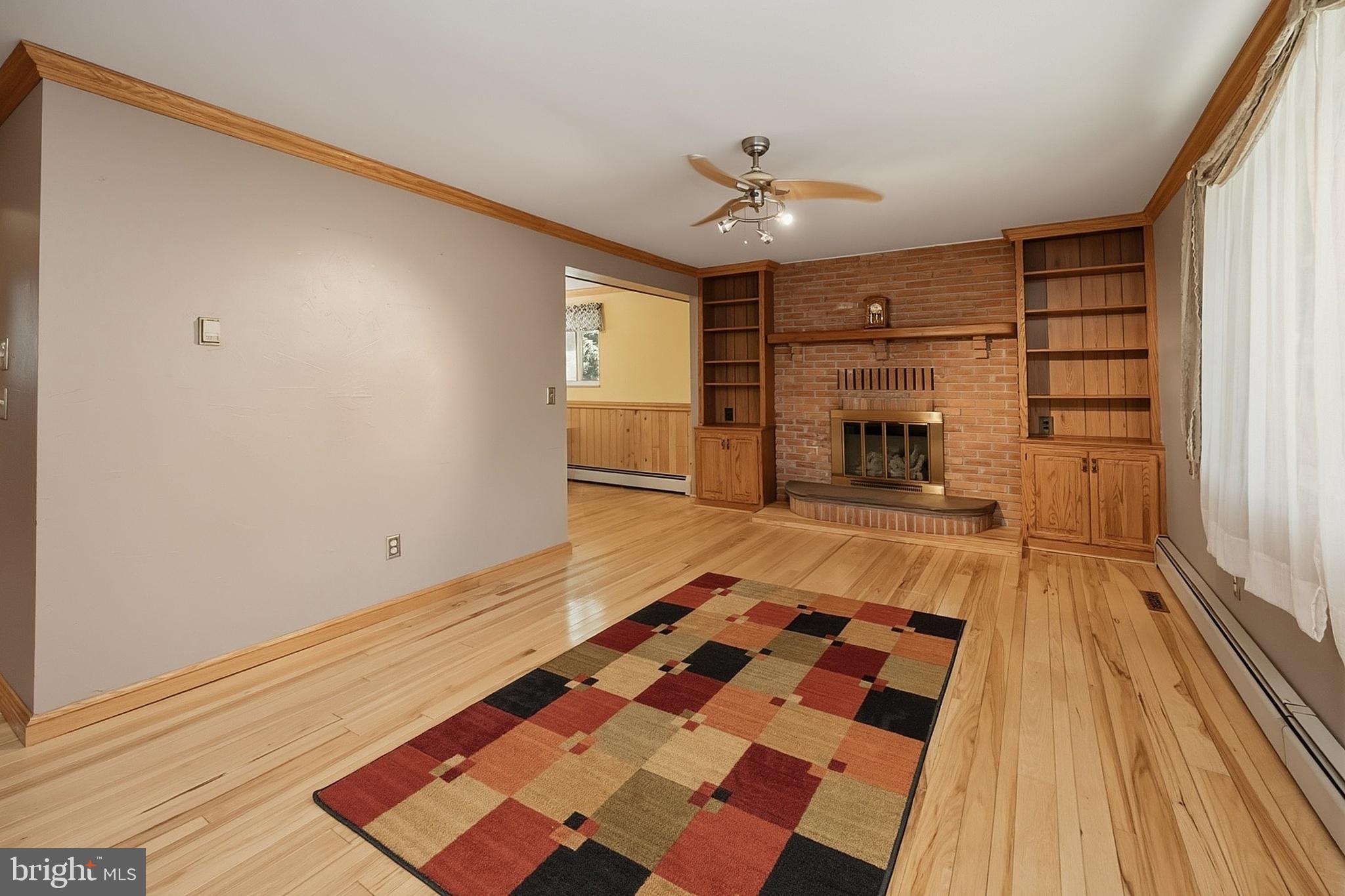 COUNTRY CLUB ACRES - Residential