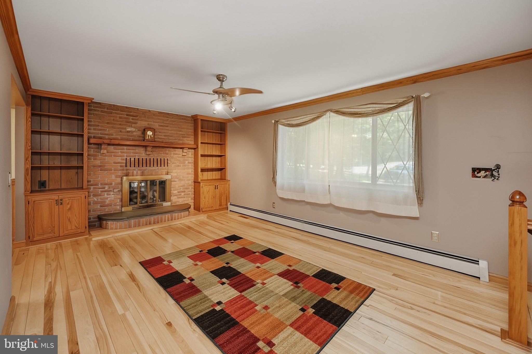 COUNTRY CLUB ACRES - Residential