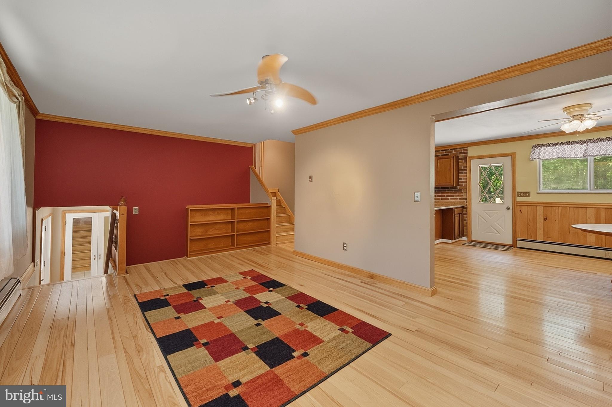 COUNTRY CLUB ACRES - Residential