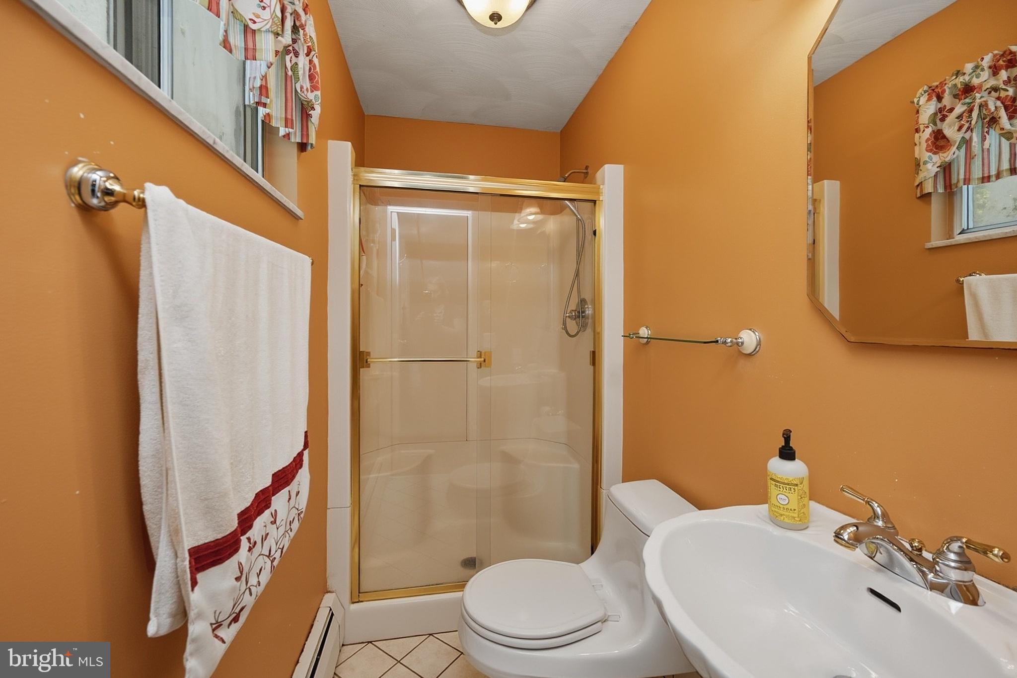 COUNTRY CLUB ACRES - Residential