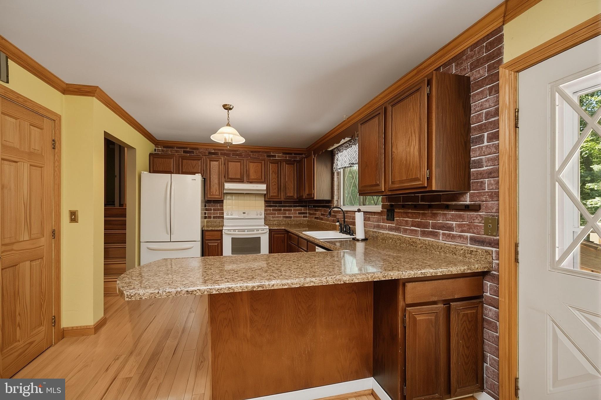 COUNTRY CLUB ACRES - Residential