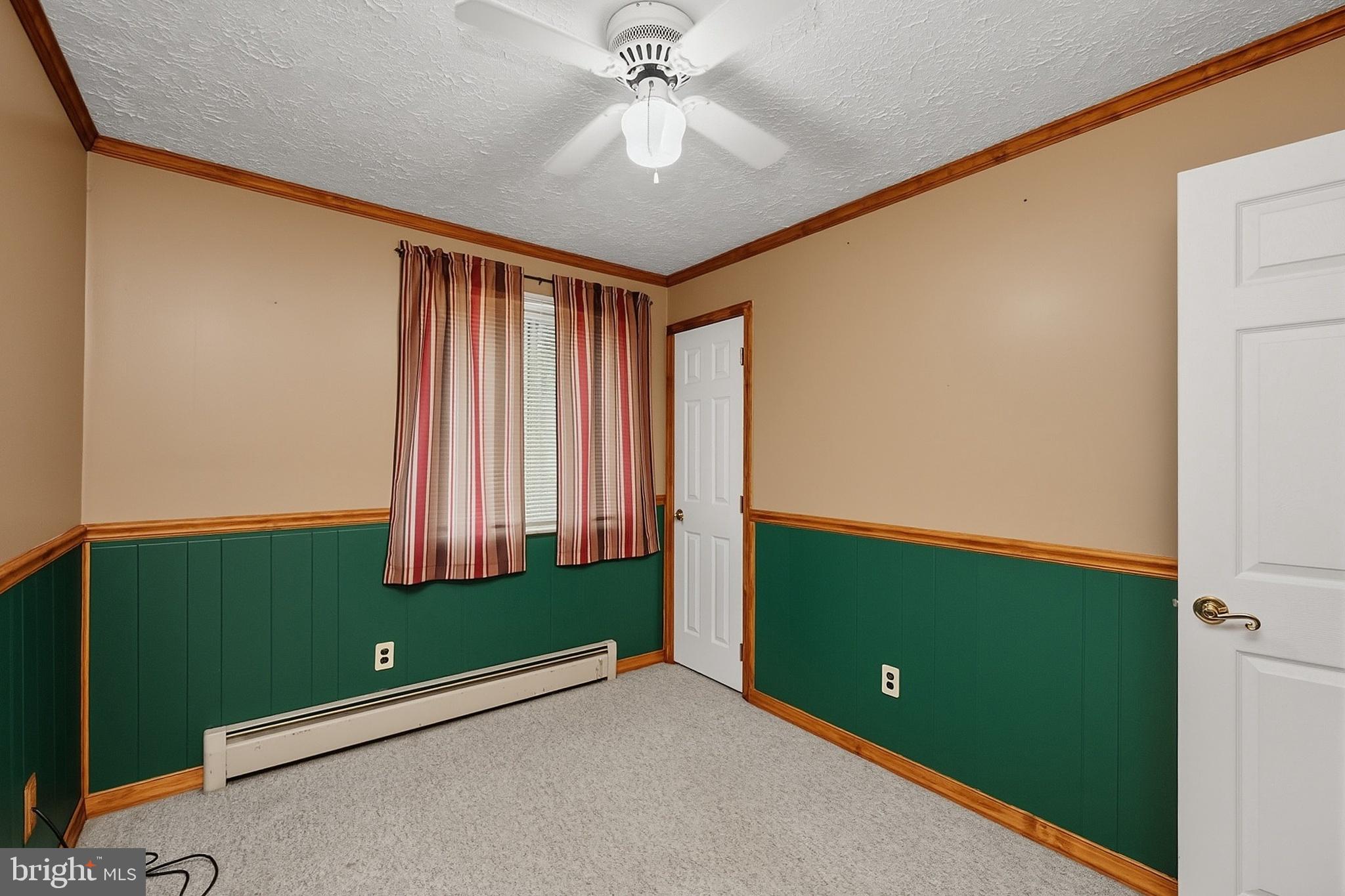 COUNTRY CLUB ACRES - Residential