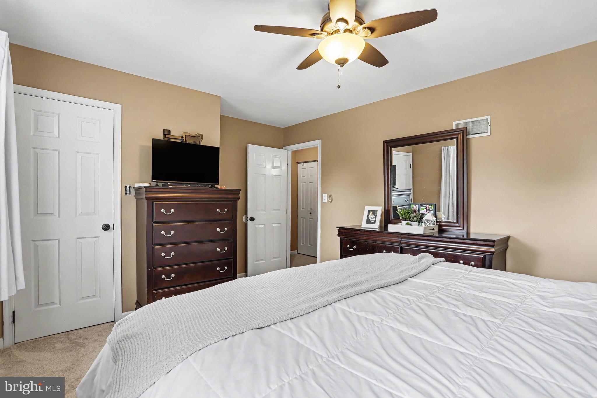 FOXCHASE - Residential