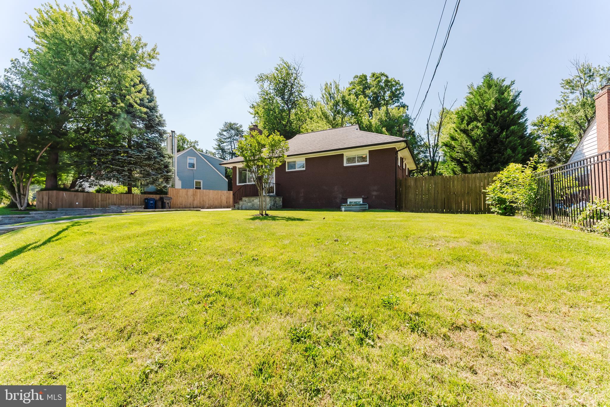 BROYHILL PARK - Residential