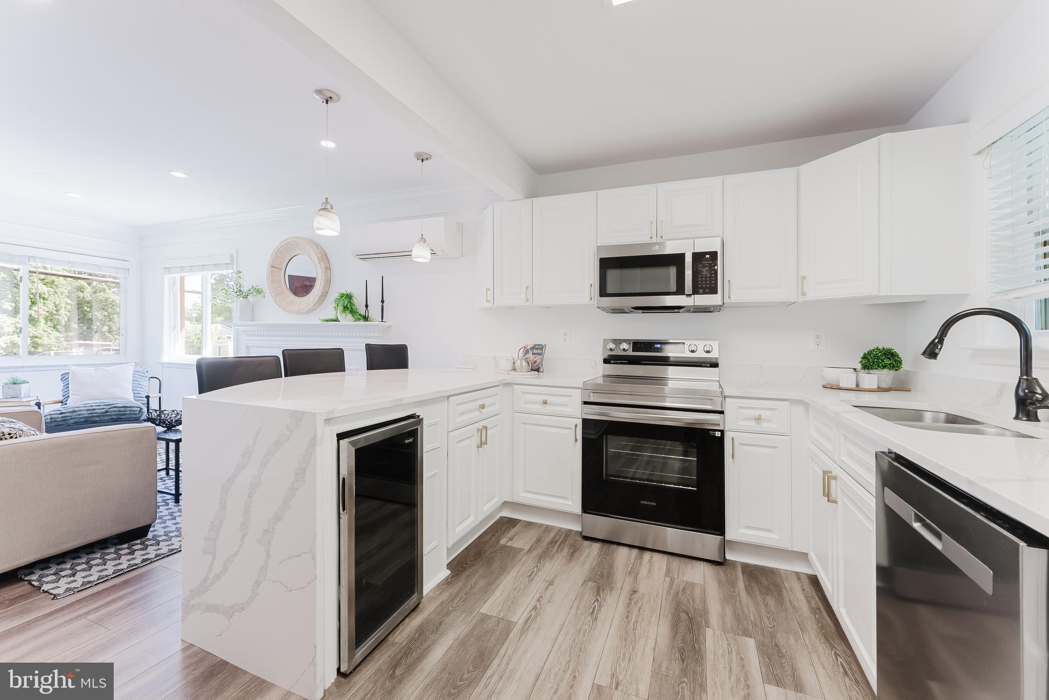 BROYHILL PARK - Residential