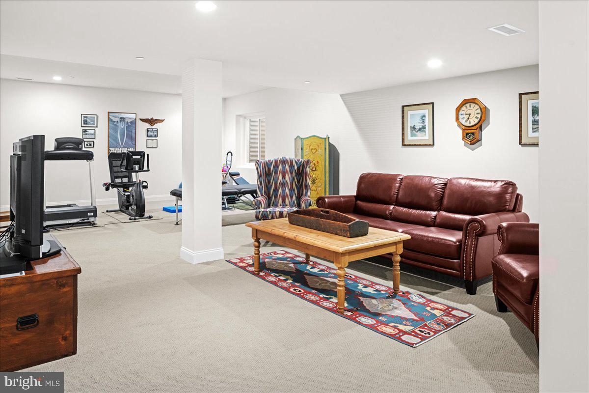 FENTONS CORNER - Residential