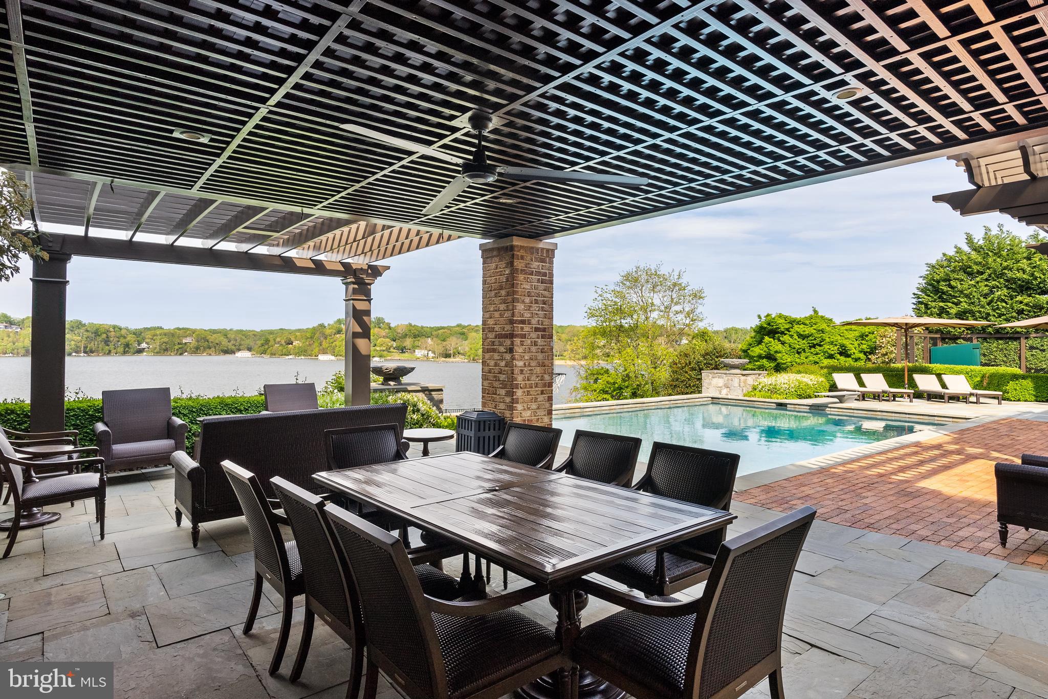 DOWNS ON THE SEVERN - Residential