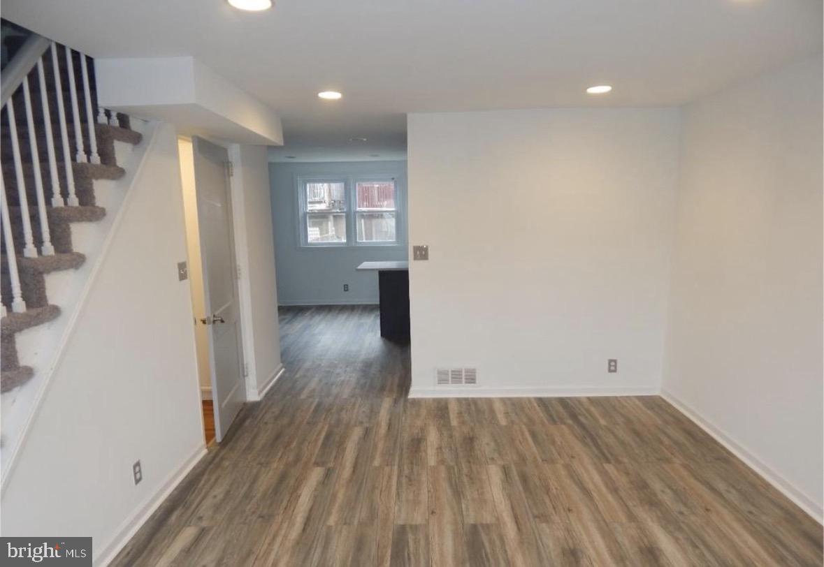 WEST OAK LANE - Residential