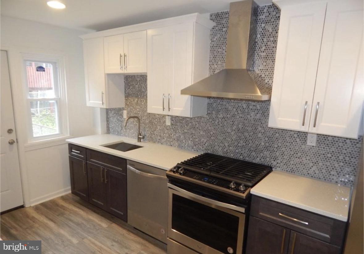 WEST OAK LANE - Residential