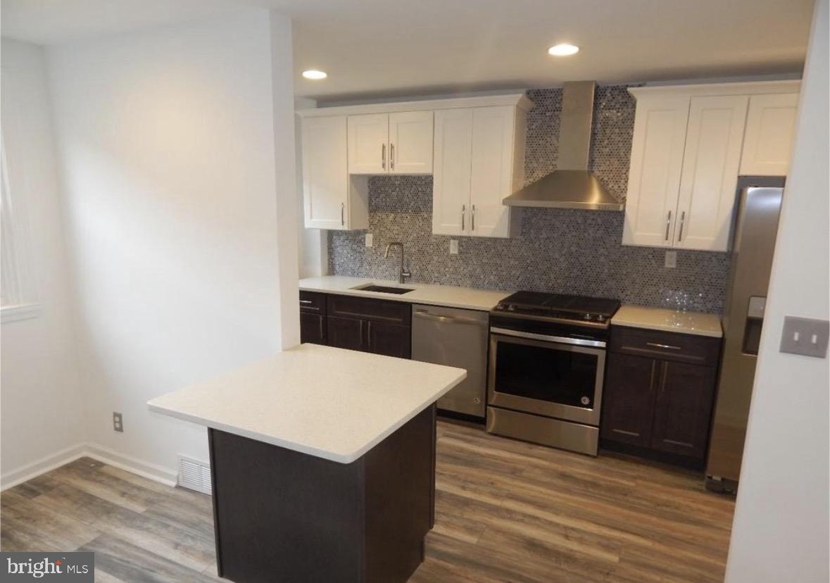 WEST OAK LANE - Residential