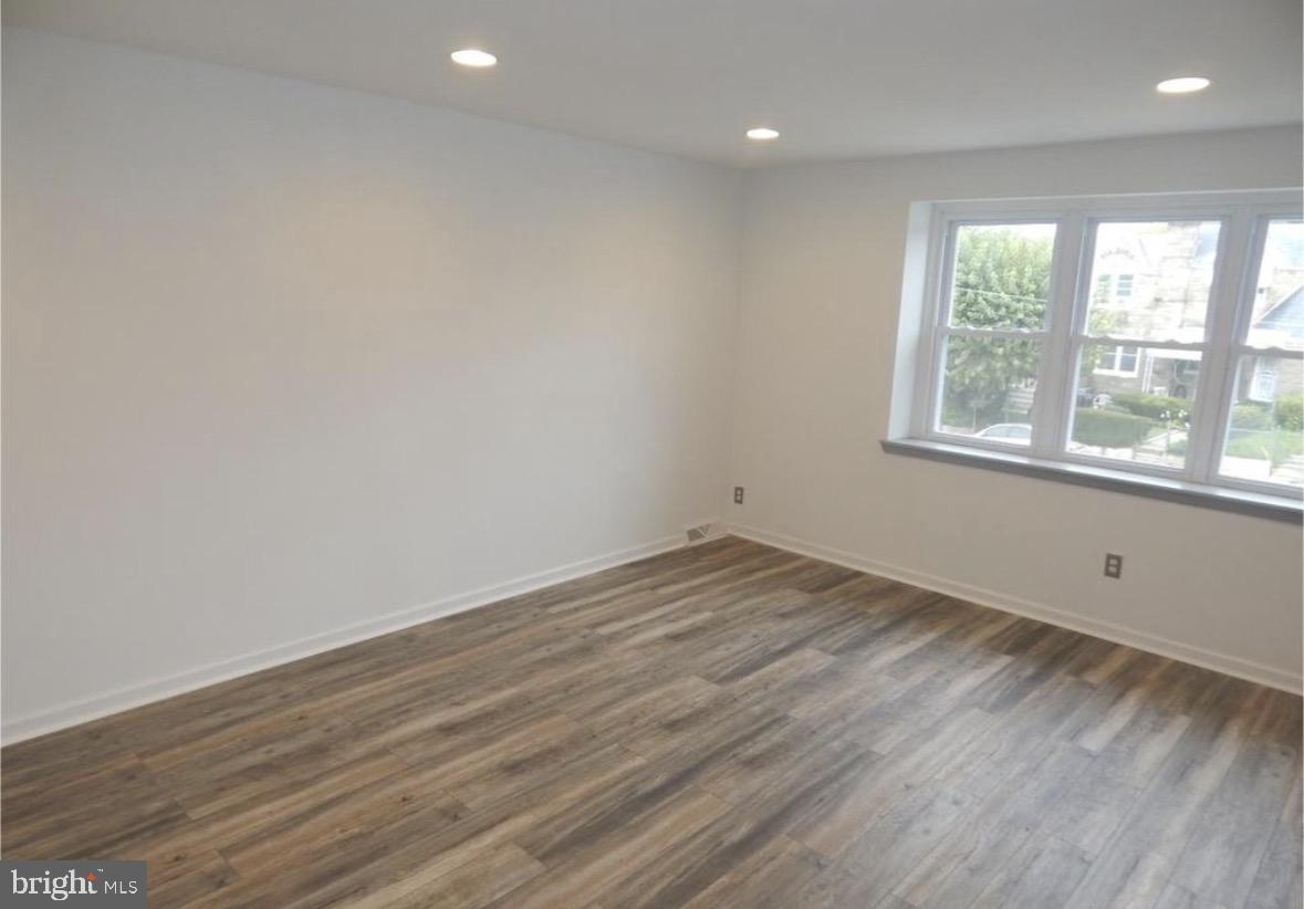 WEST OAK LANE - Residential