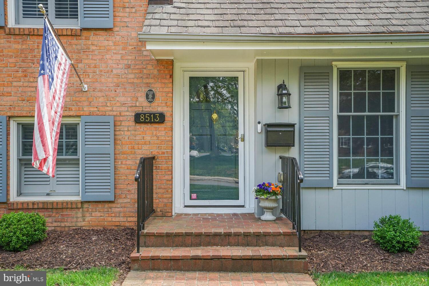 RIVERSIDE GARDENS - Residential