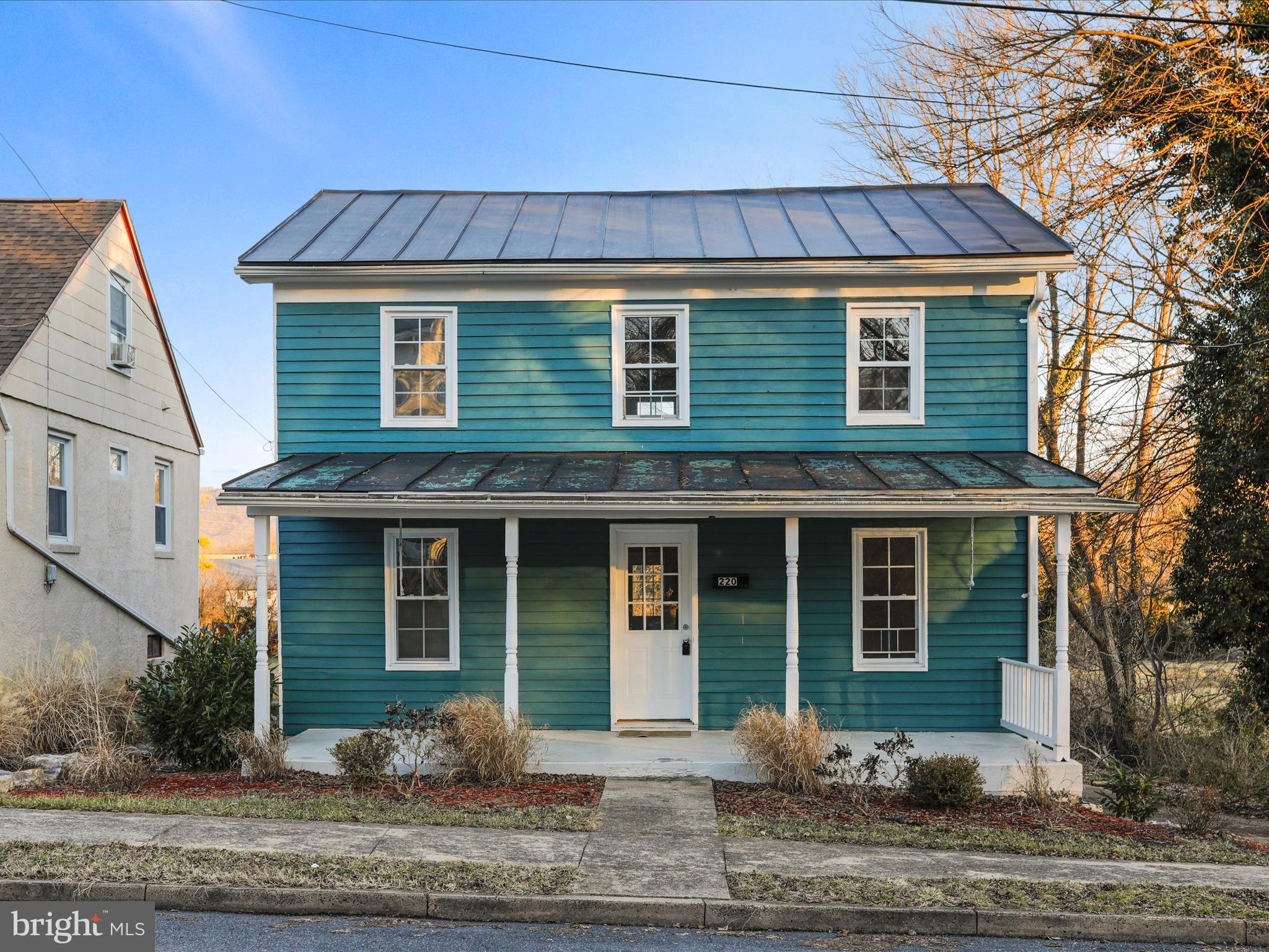 This fully renovated 3-bedroom, 2-bathroom rental in downtown Woodstock, Virginia, offers modern upgrades with a prime location. The home features an open layout with hardwood floors, fixtures, and appliances. Large windows provide plenty of natural light and mountain views. The back porch and patio area offer outdoor space for relaxing or entertaining. Located within walking distance to shops, restaurants, and local amenities, this home combines convenience with a fresh, move-in-ready interior.
