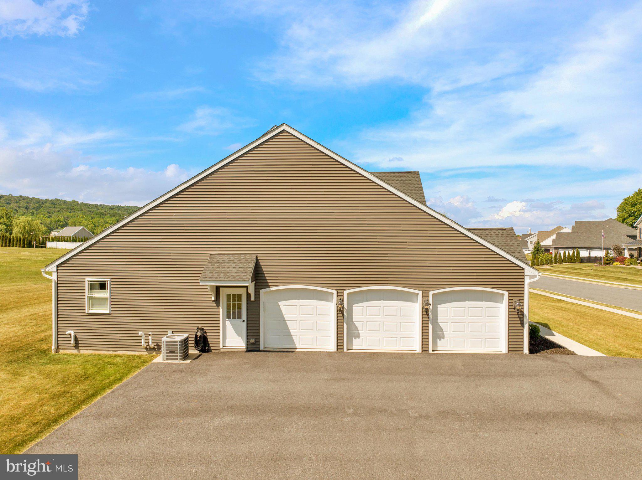 WILLOW CREST - Residential