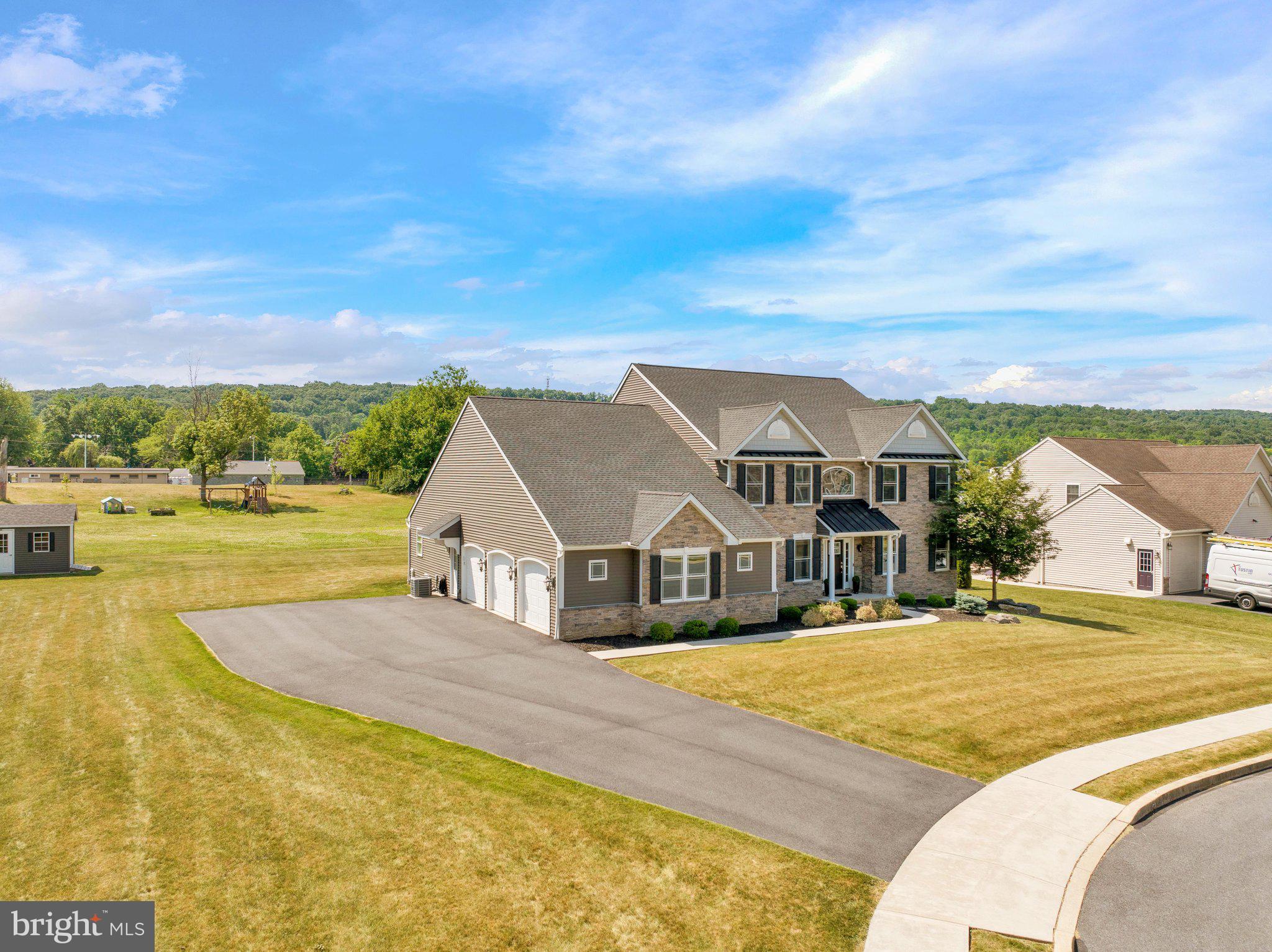 WILLOW CREST - Residential
