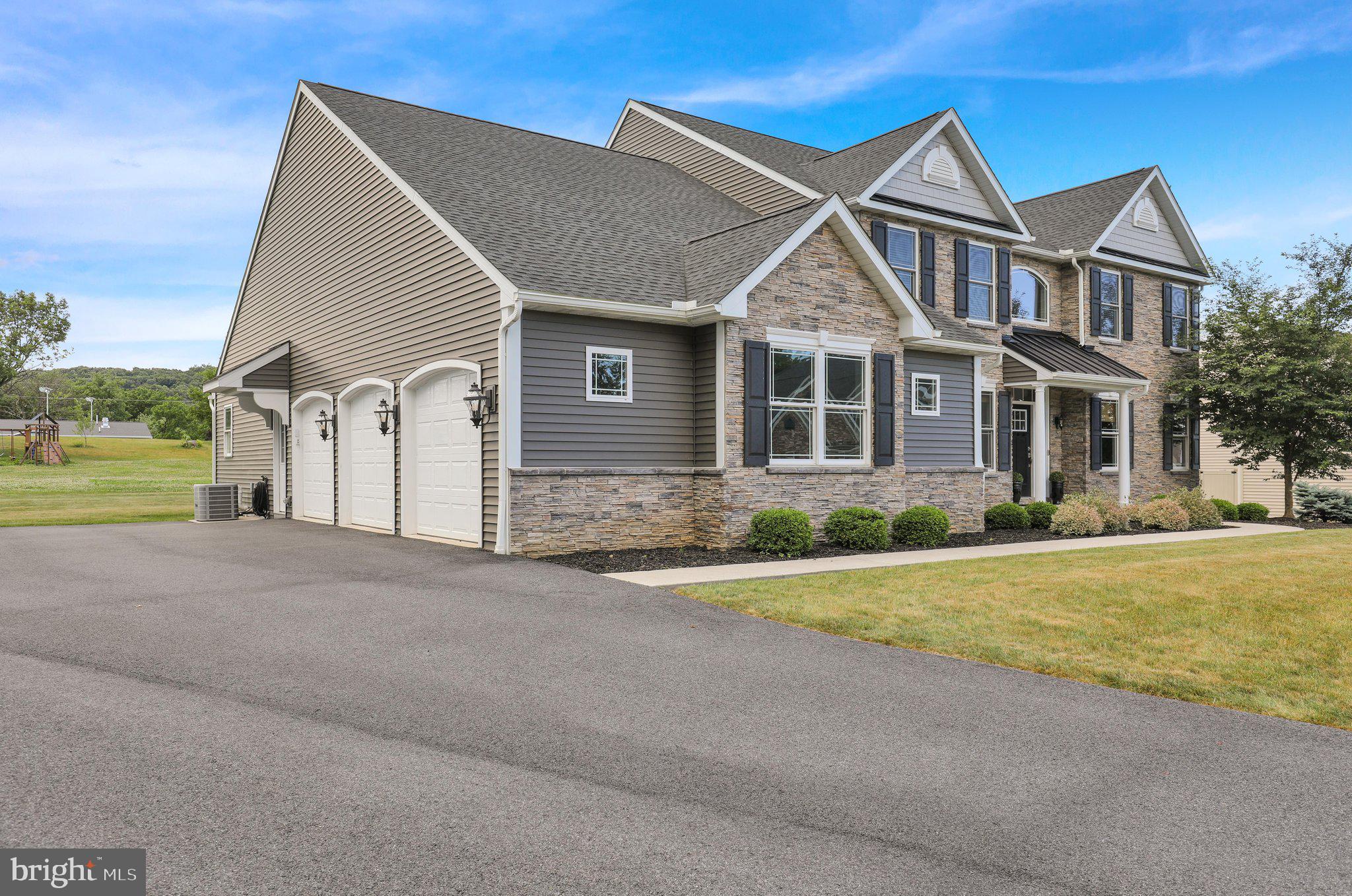 WILLOW CREST - Residential